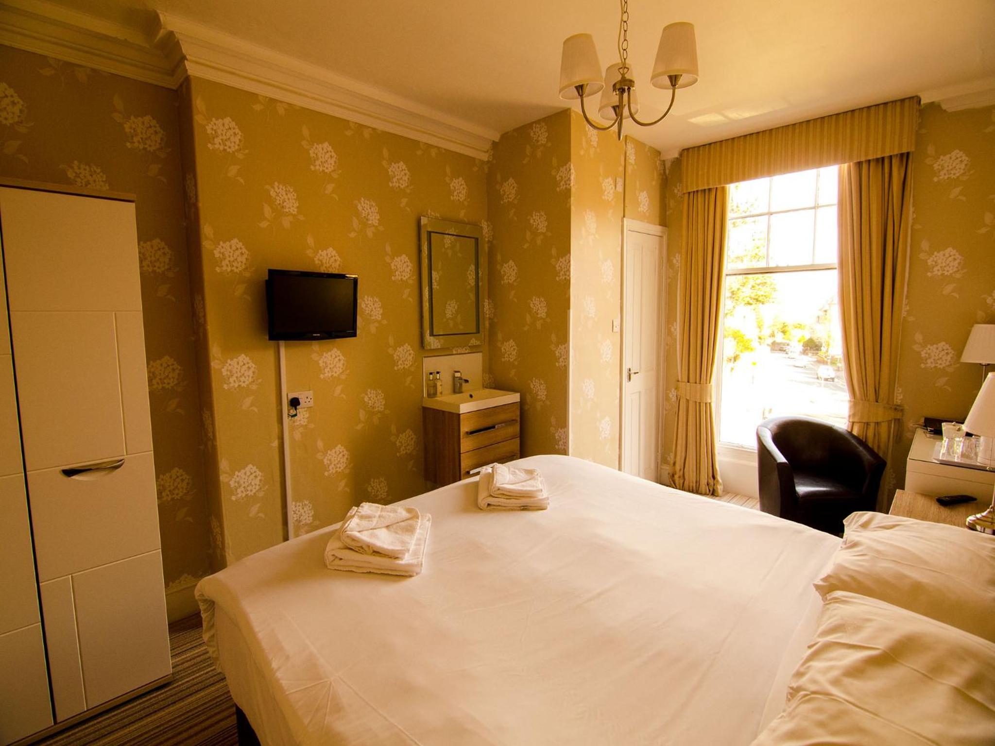 Double or Twin Room with Private Bathroom