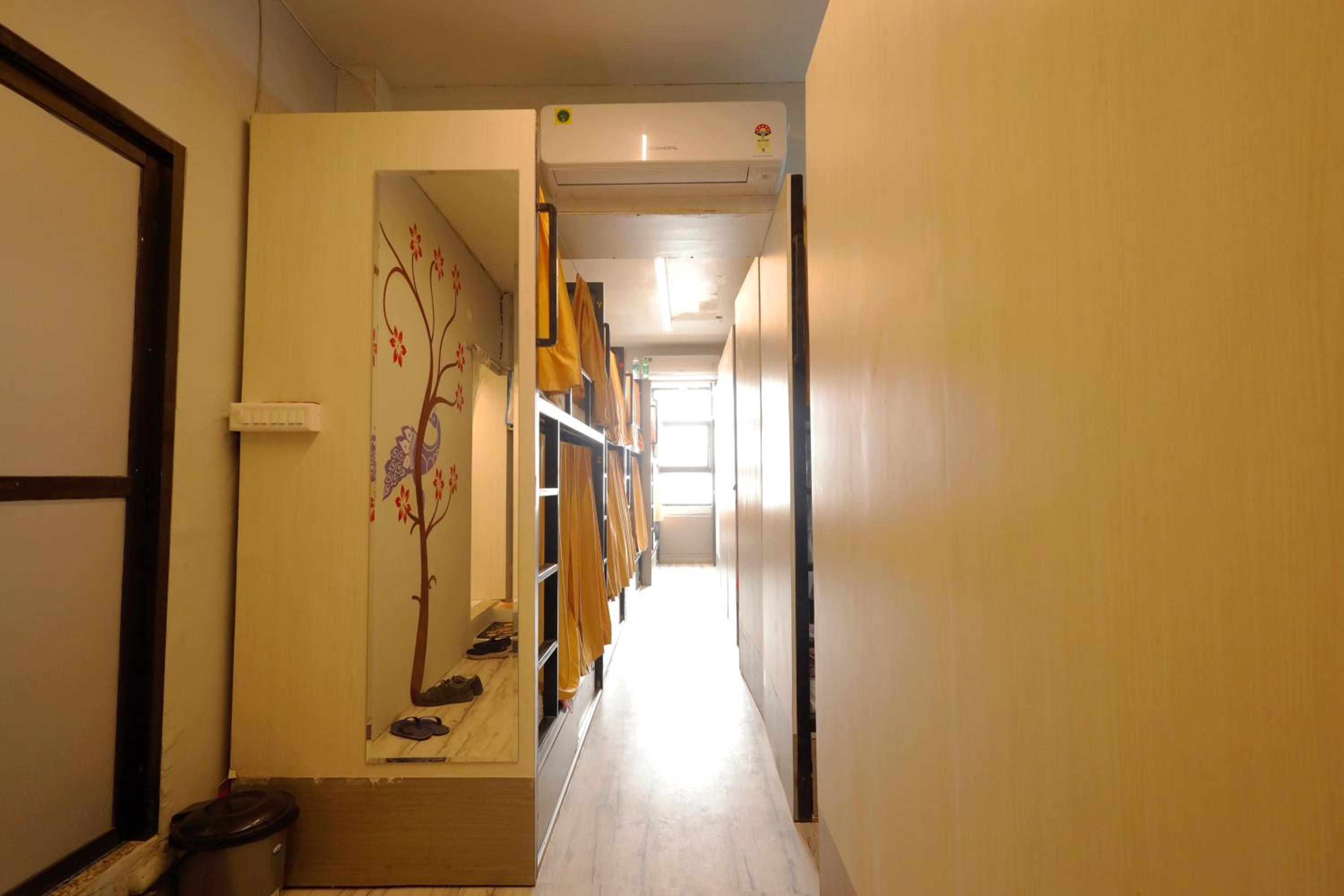 4-Bed Female Dormitory Room photo 1