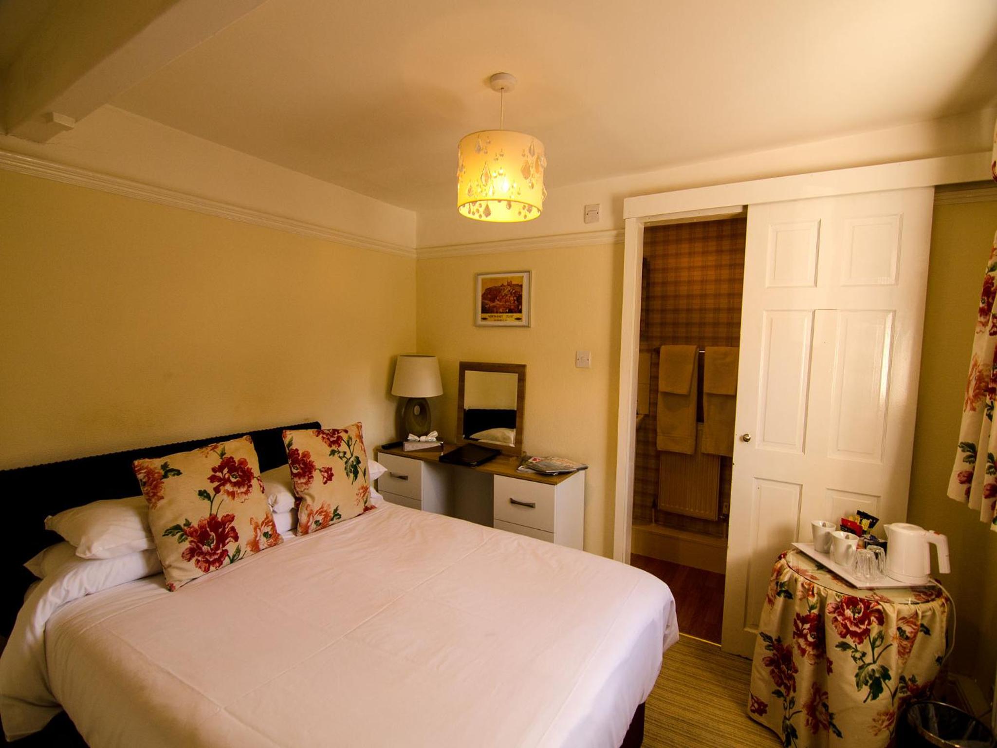 Double Room with Private Bathroom - Photo 4