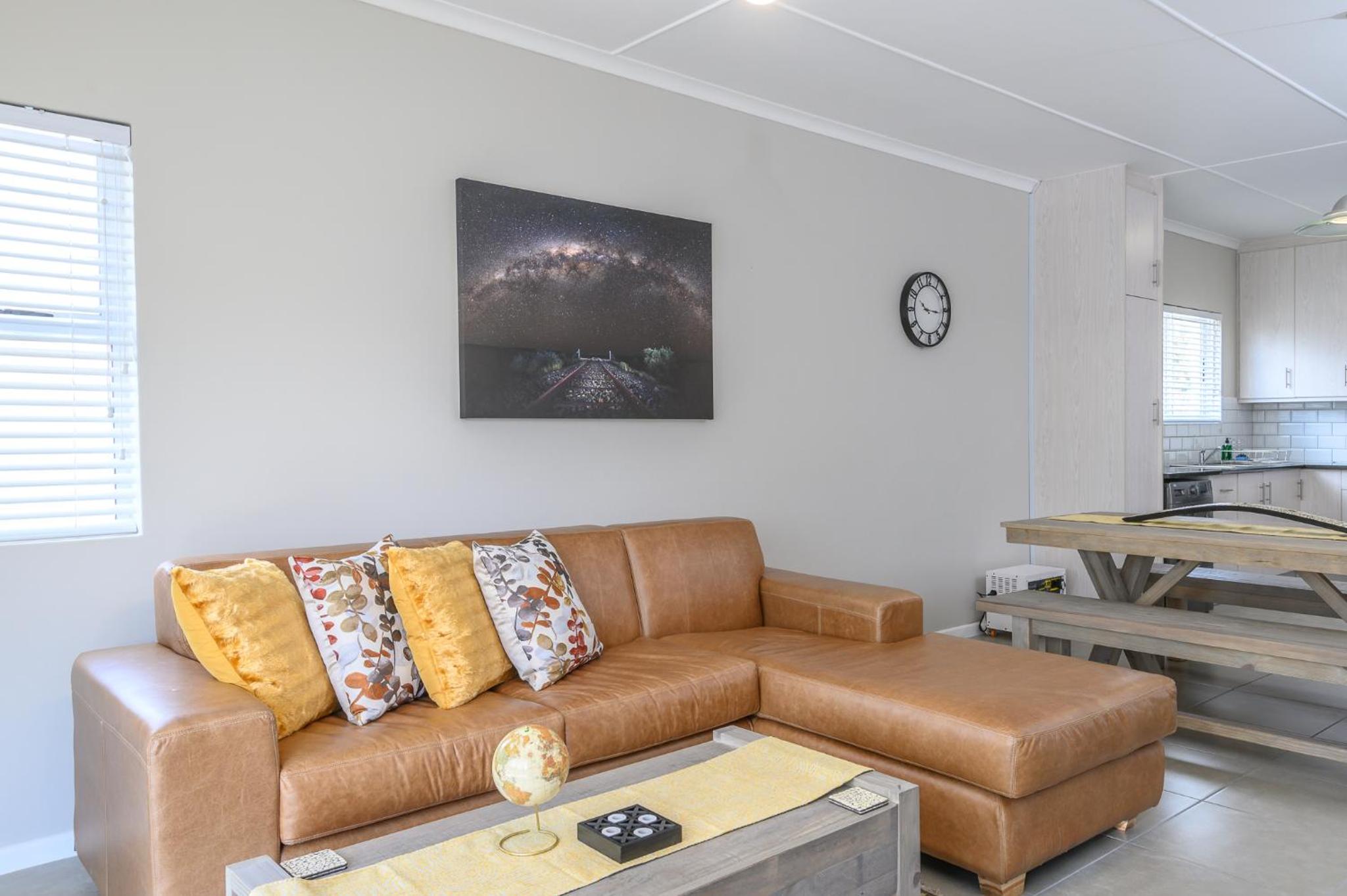 Luxury Apartment - Photo 4