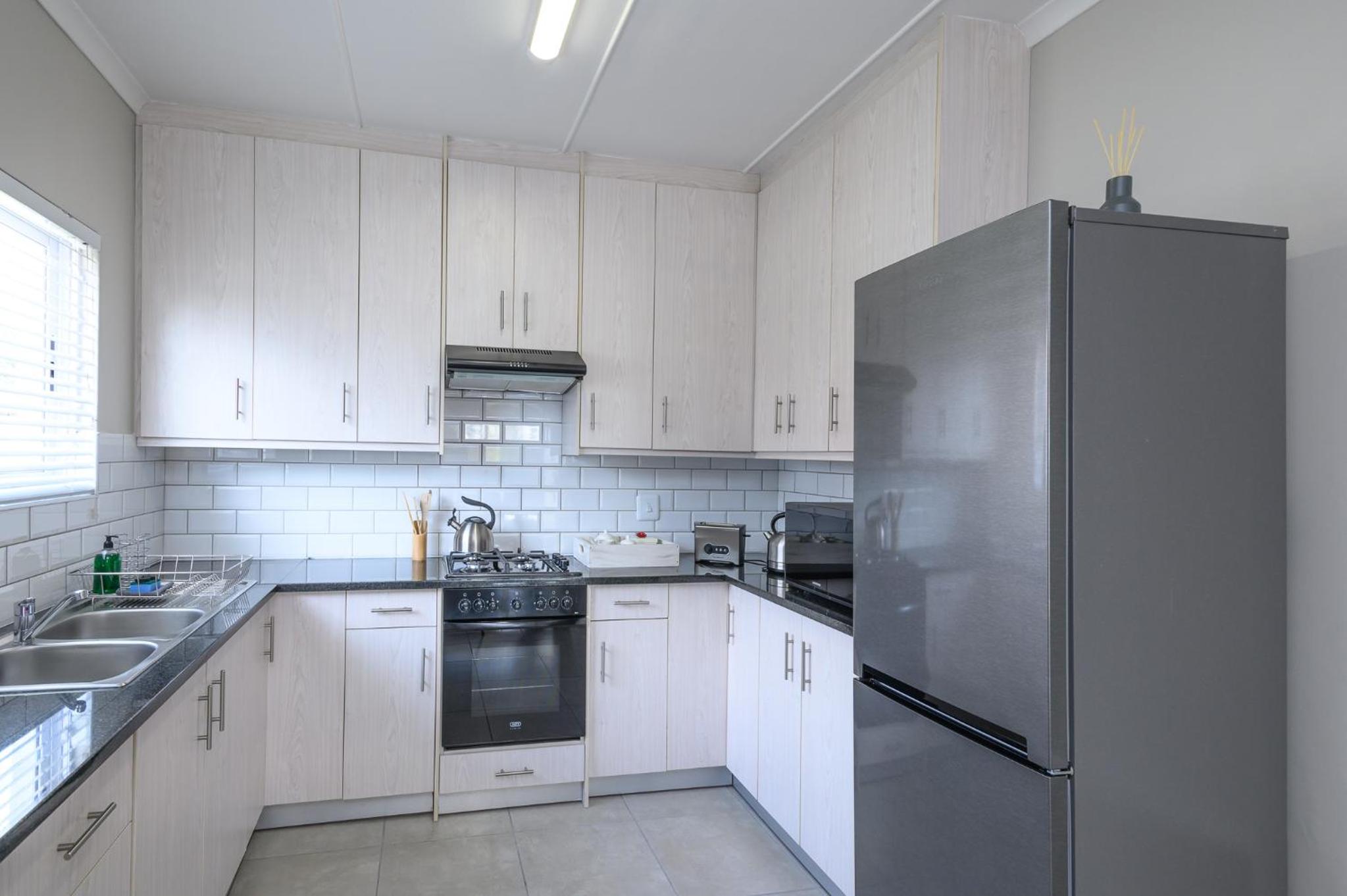 Luxury Apartment - Photo 5