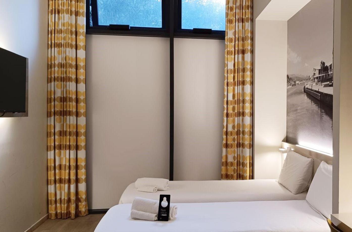 Economy Twin Room photo 2