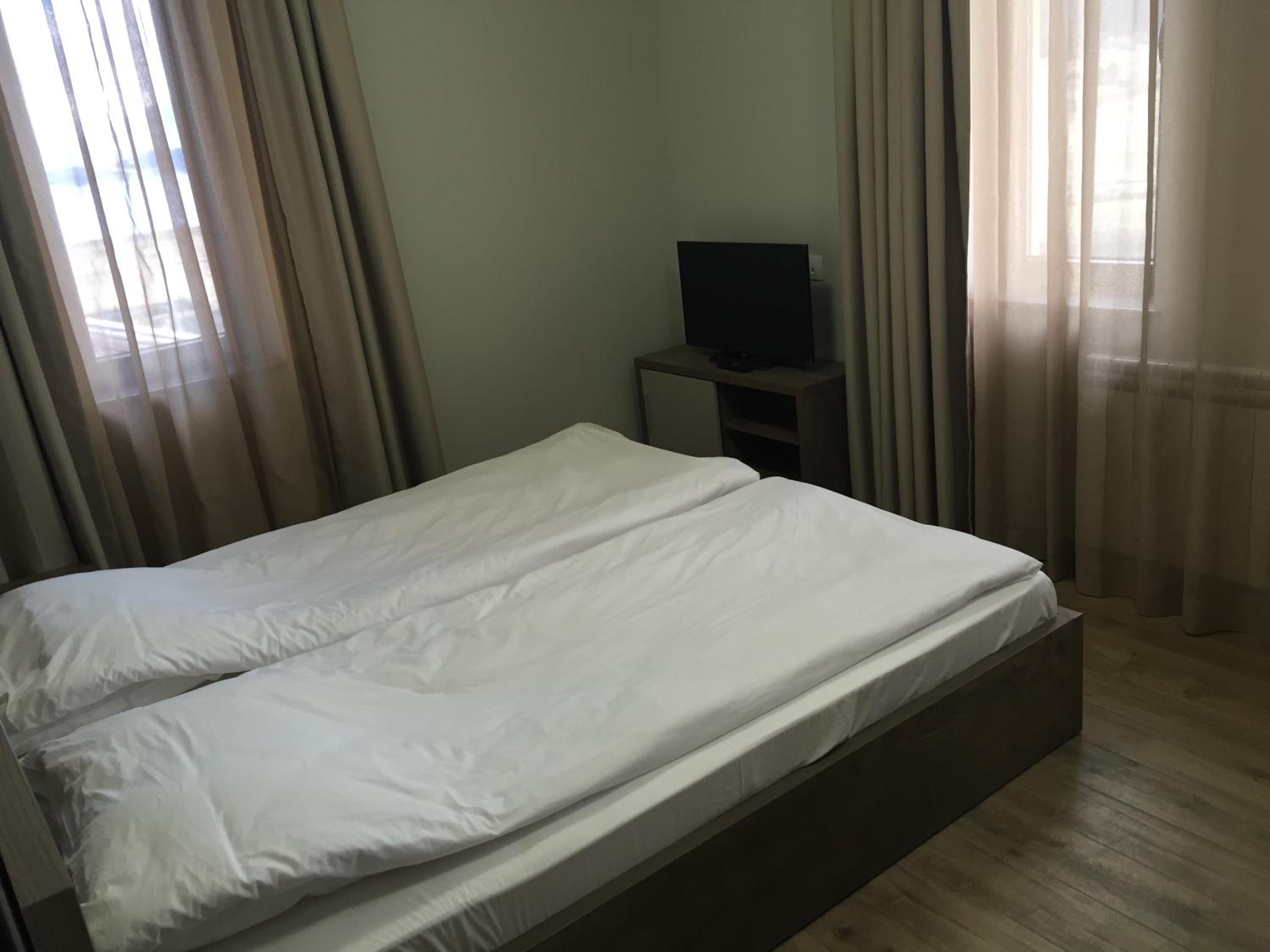Apartment with Lake View - Photo 1