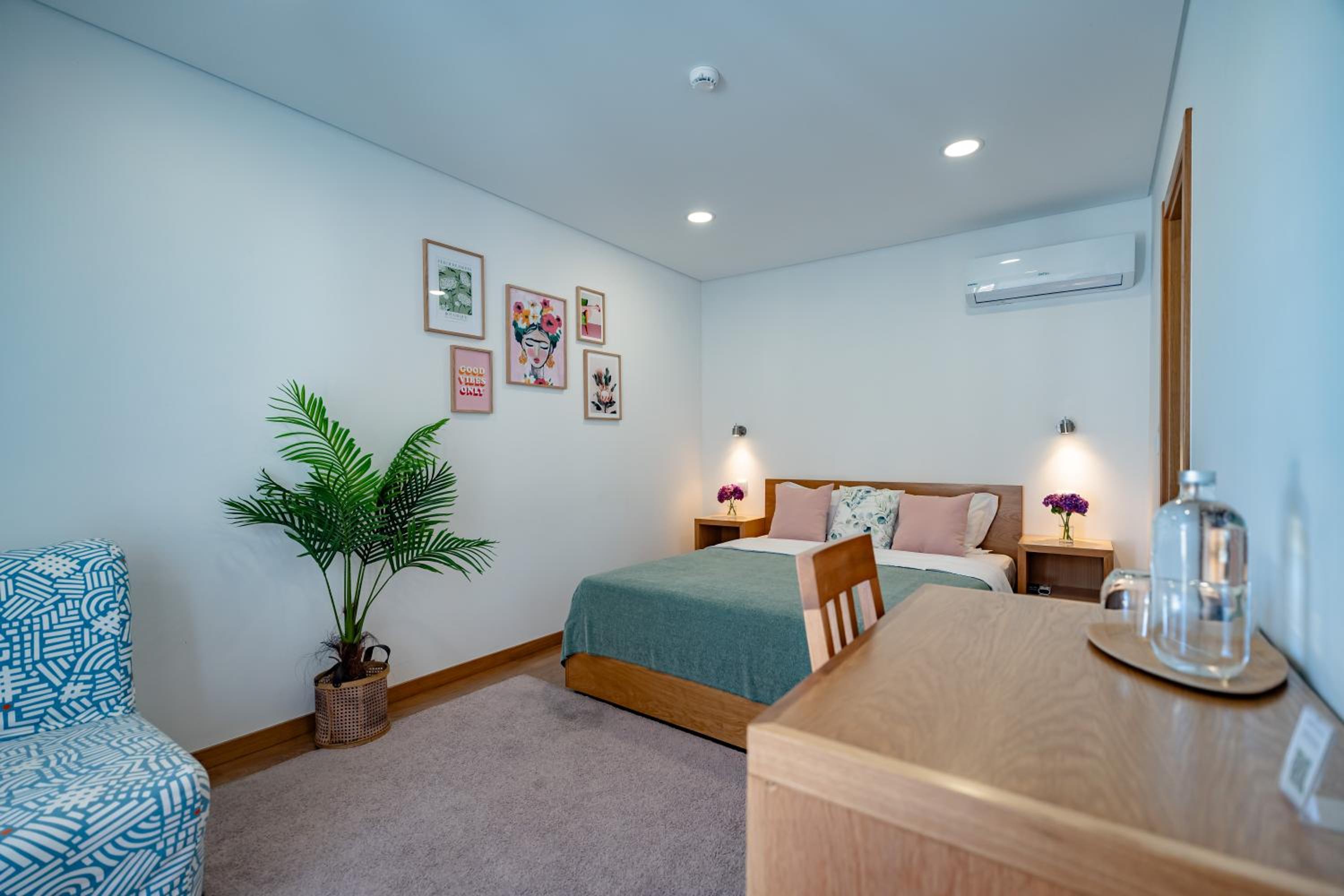 Double Room with Private Bathroom - Photo 18
