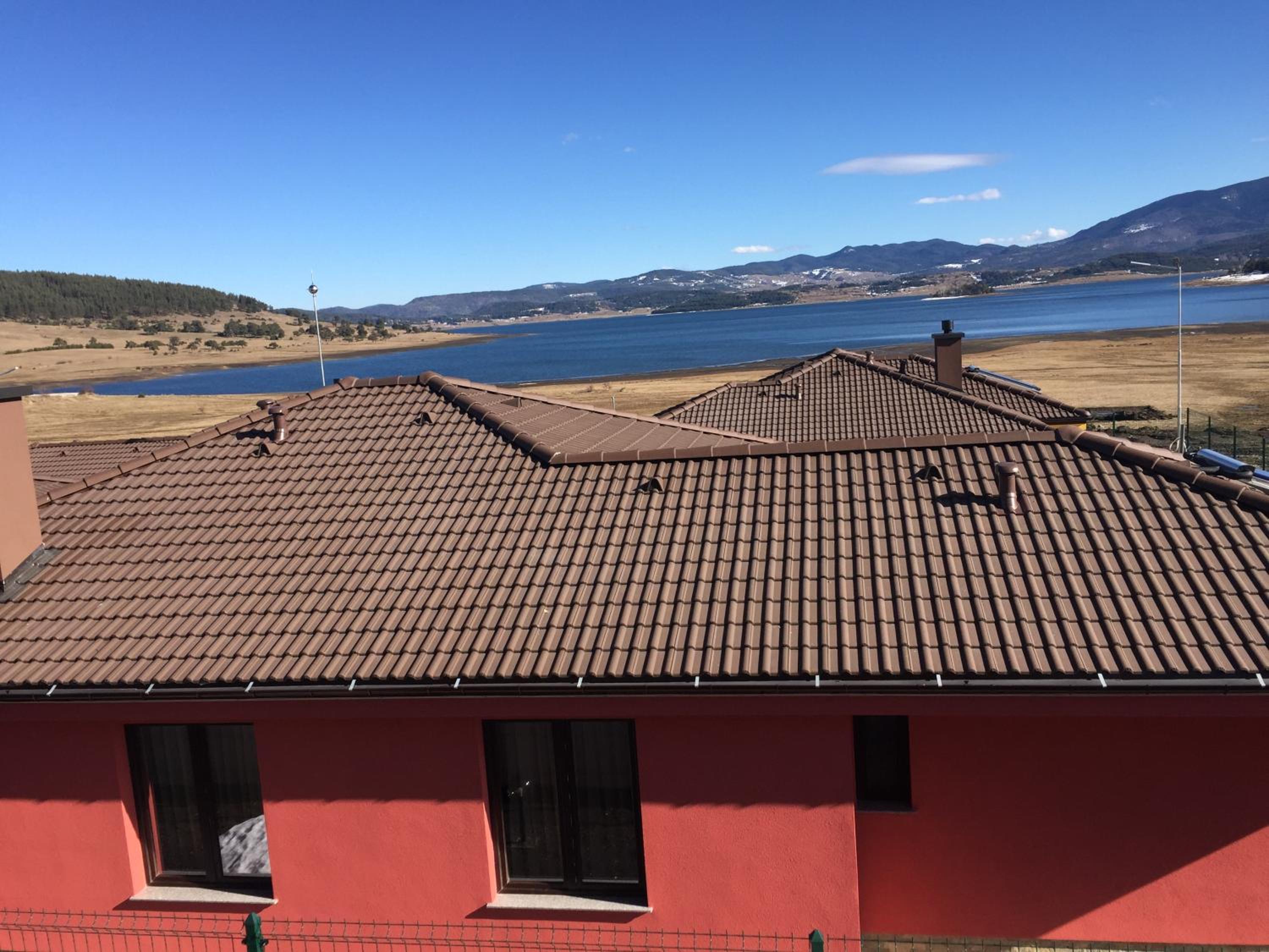 Double Room with Lake View - Photo 9