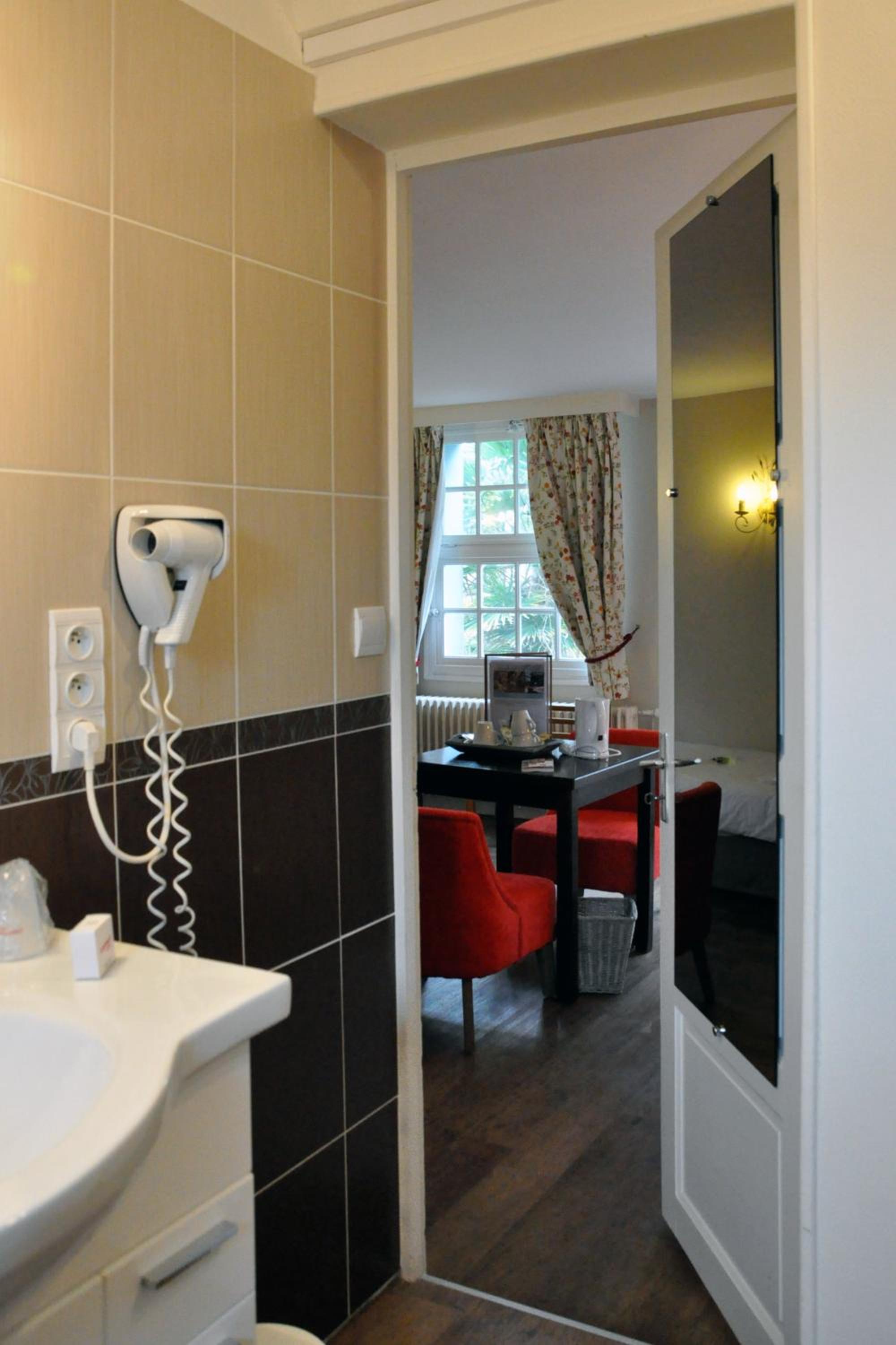 Triple Room - Photo 11