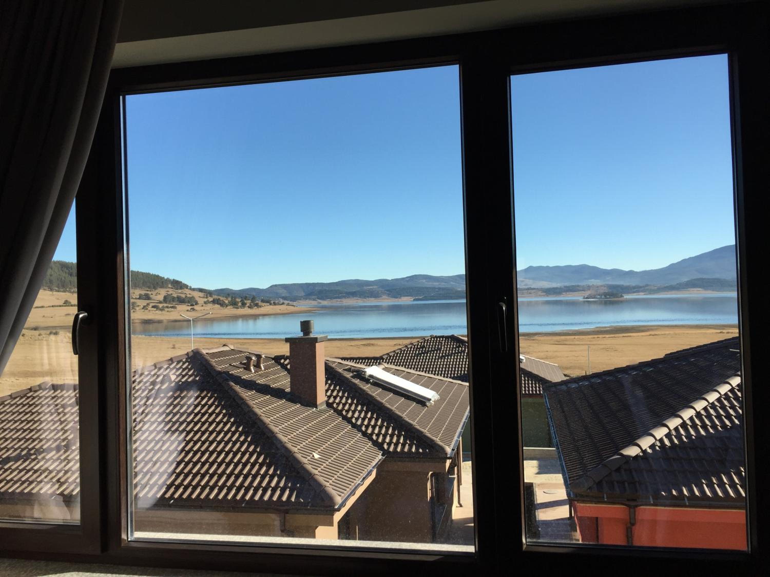 Double Room with Lake View - Photo 3