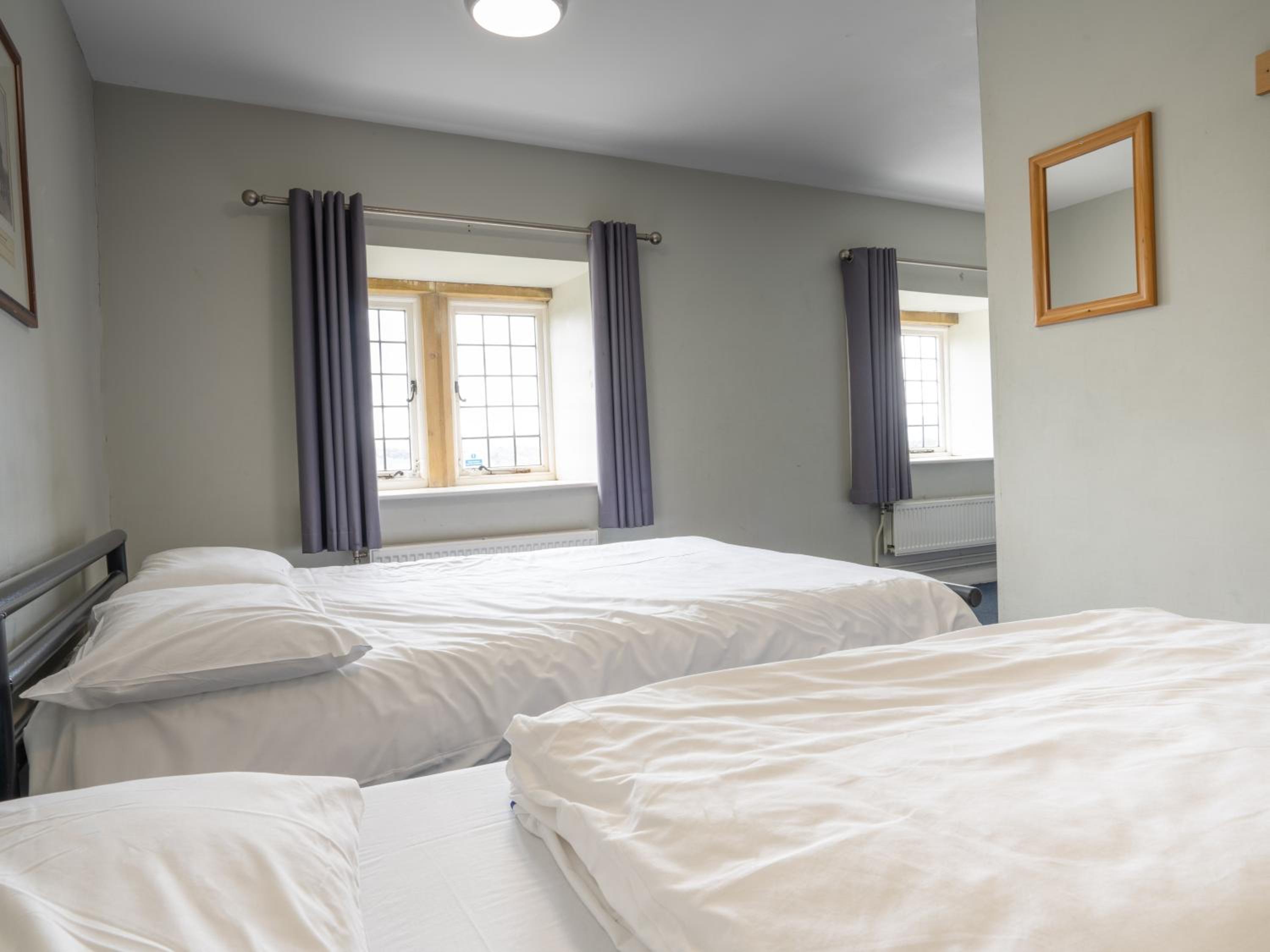 Private Studio Room with Kitchen, Lounge and Double Bed (Sleeps 5)