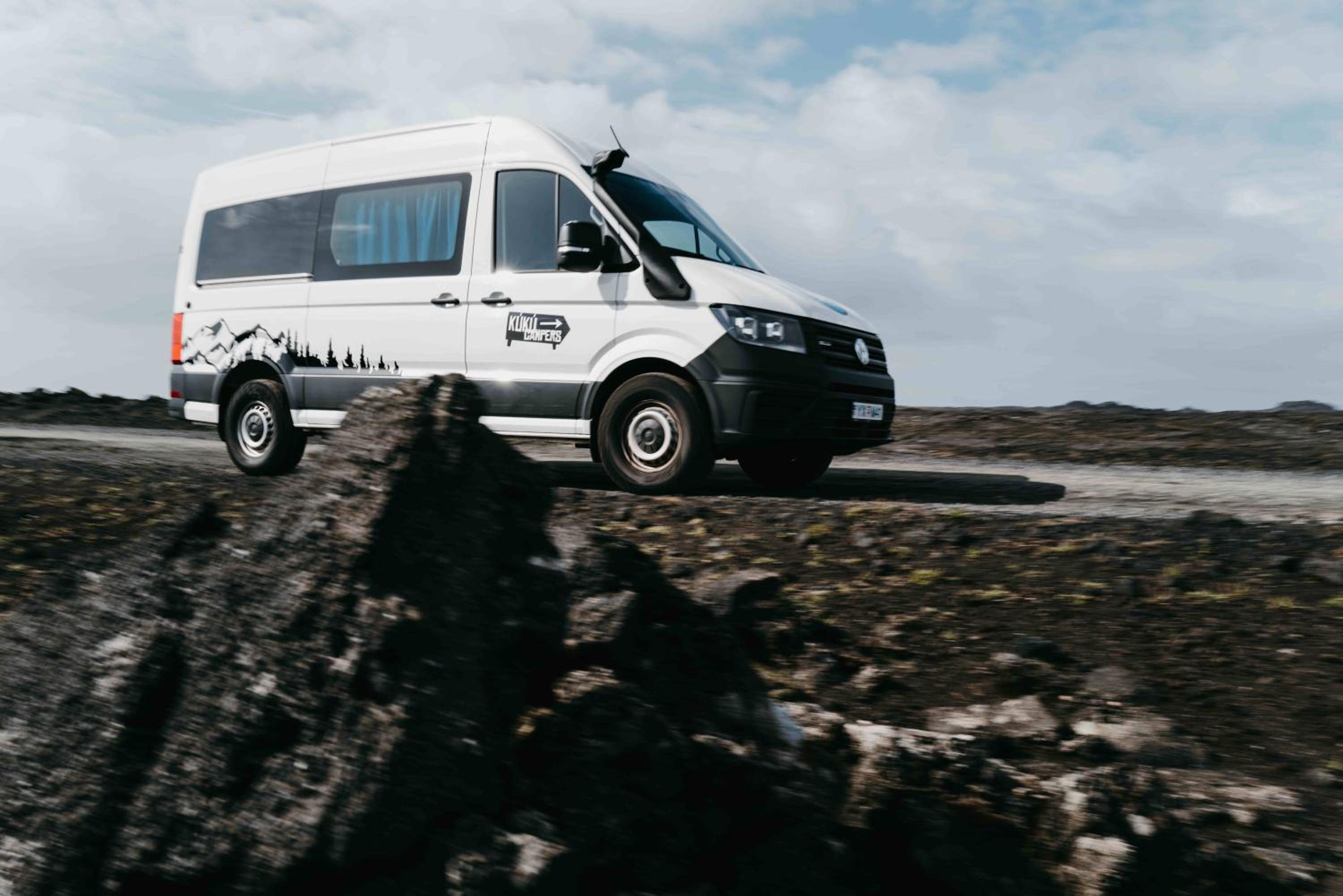 Volkswagen Crafter 4x4 - Sleeps five people (with heater) photo 2