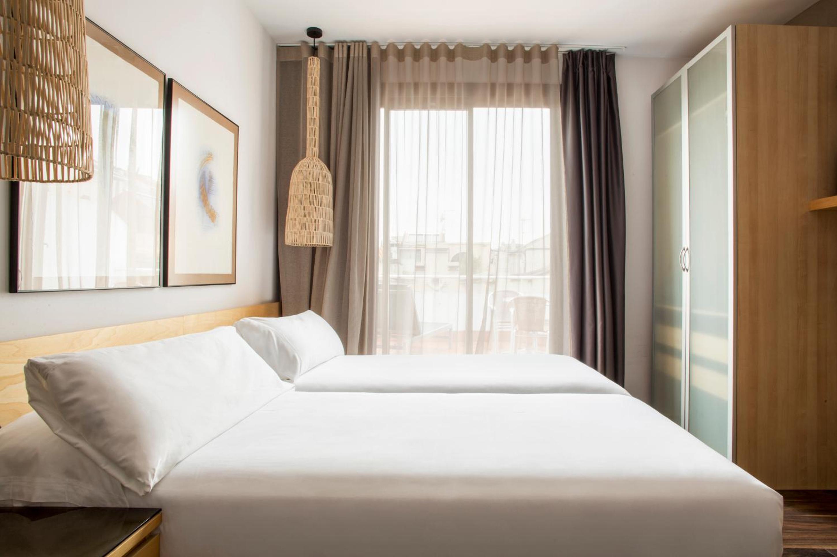 Estudio estándar con terraza (2 adultos)