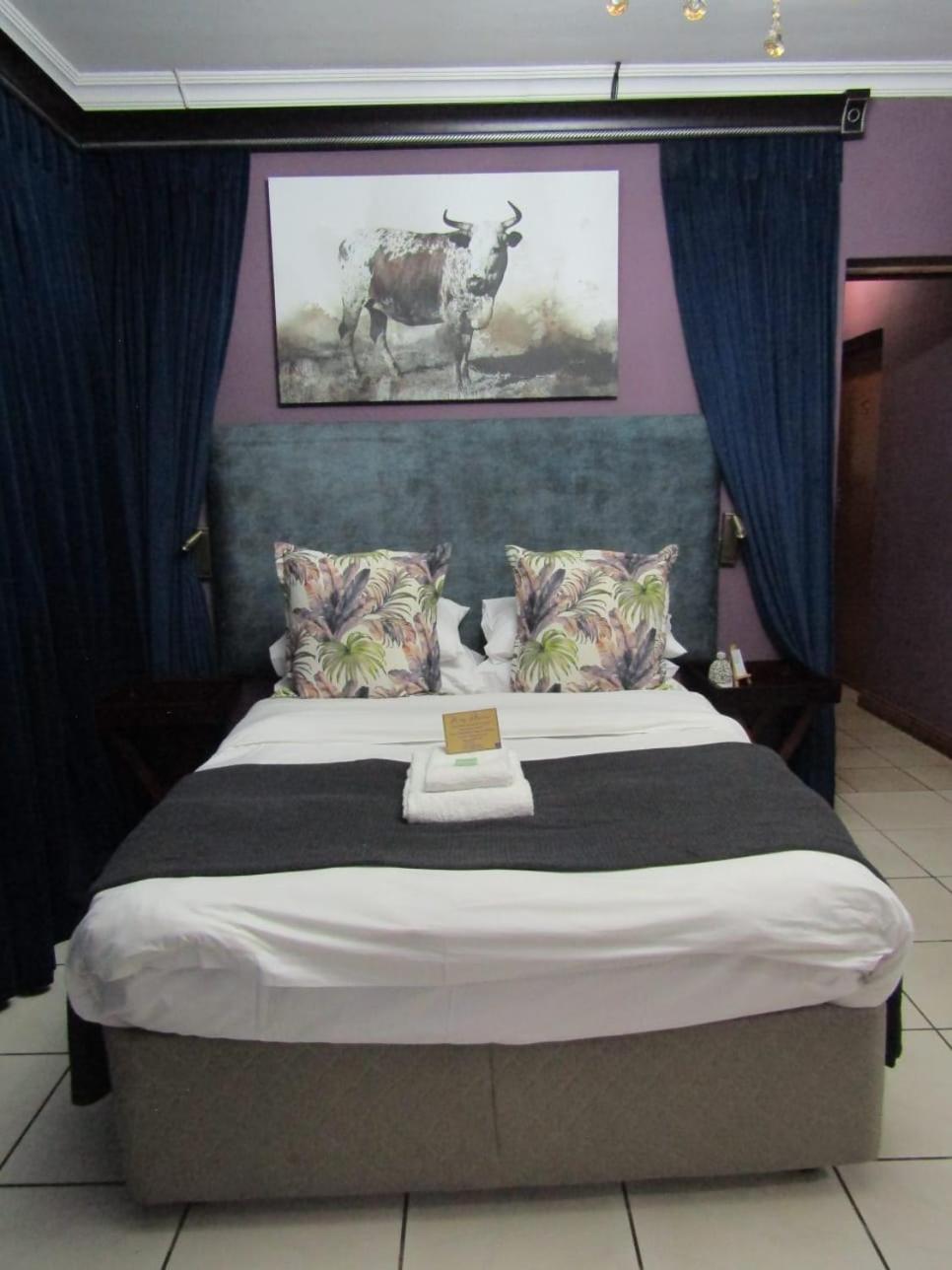 Standard Queen Room photo 1