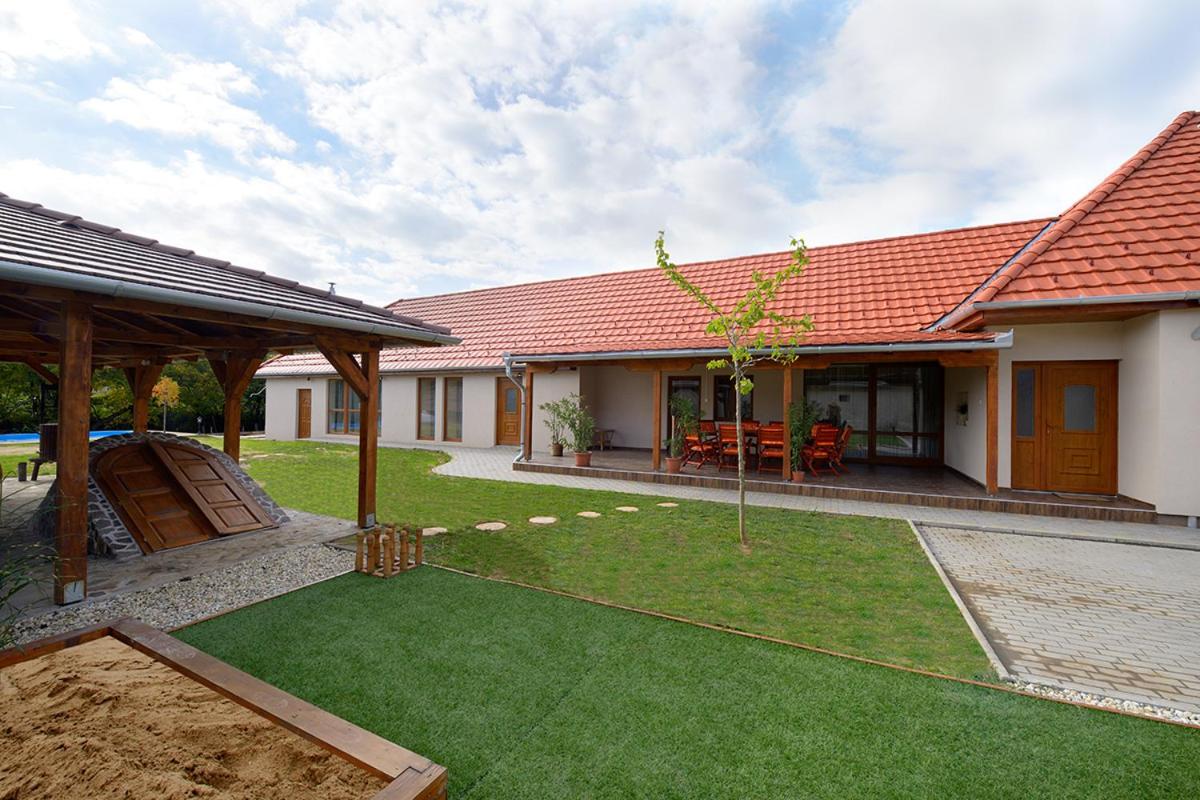 Apartment with Garden View photo 2