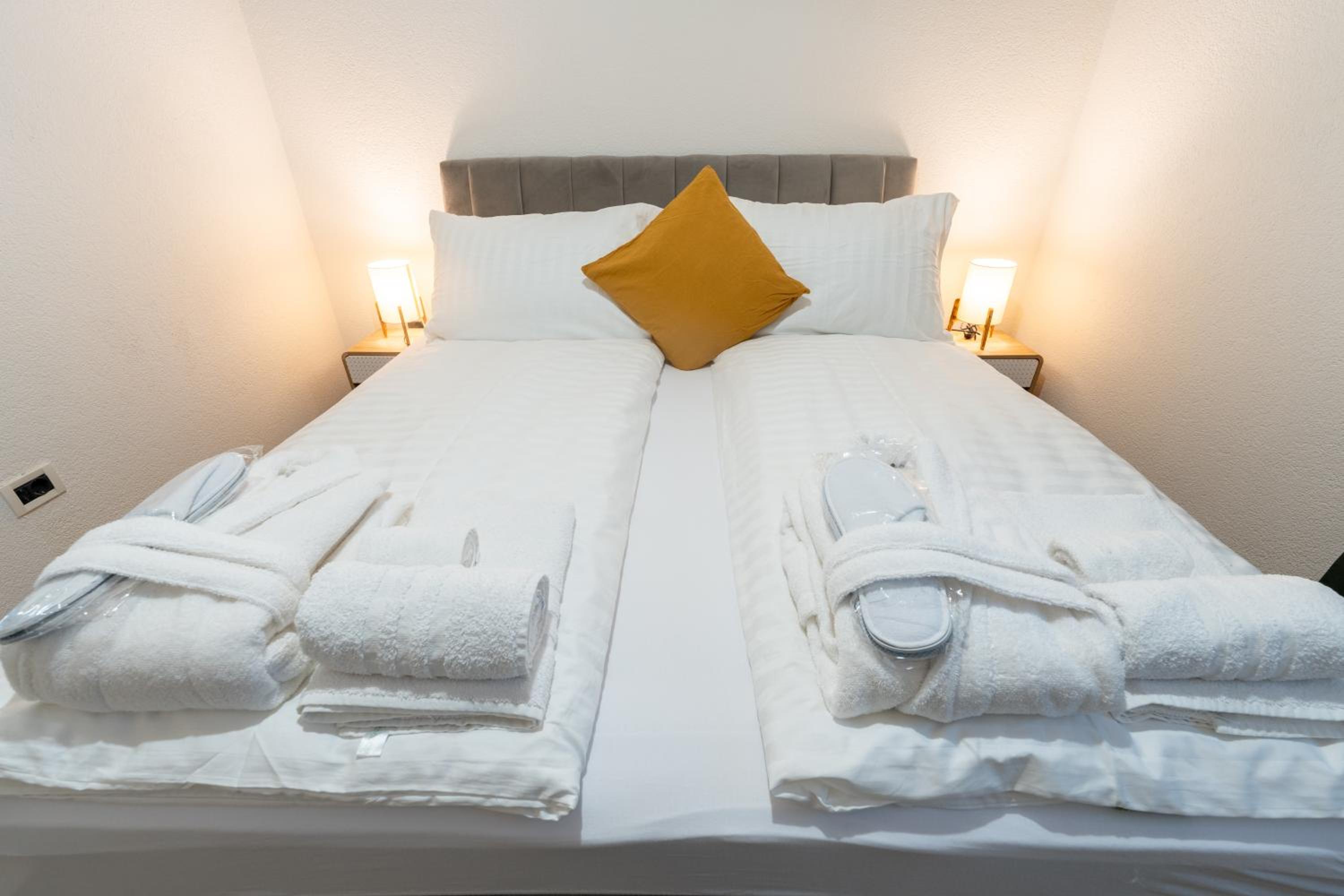 Double Room with Patio photo 1