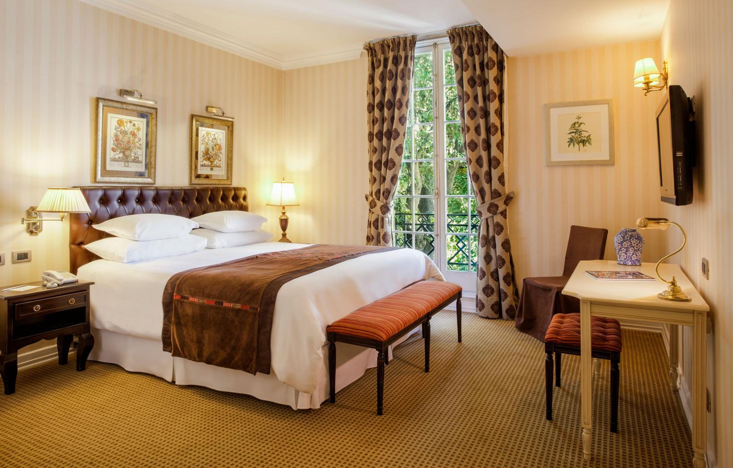 Superior King Suite photo 1