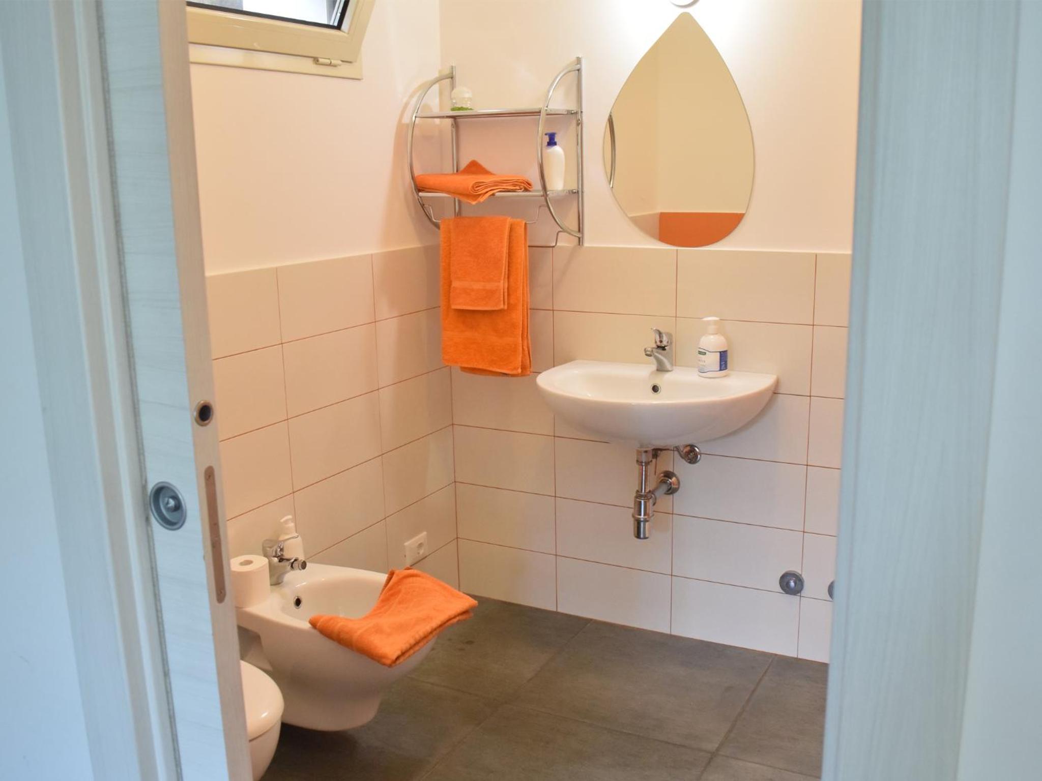 Family Room with Private Bathroom photo 2