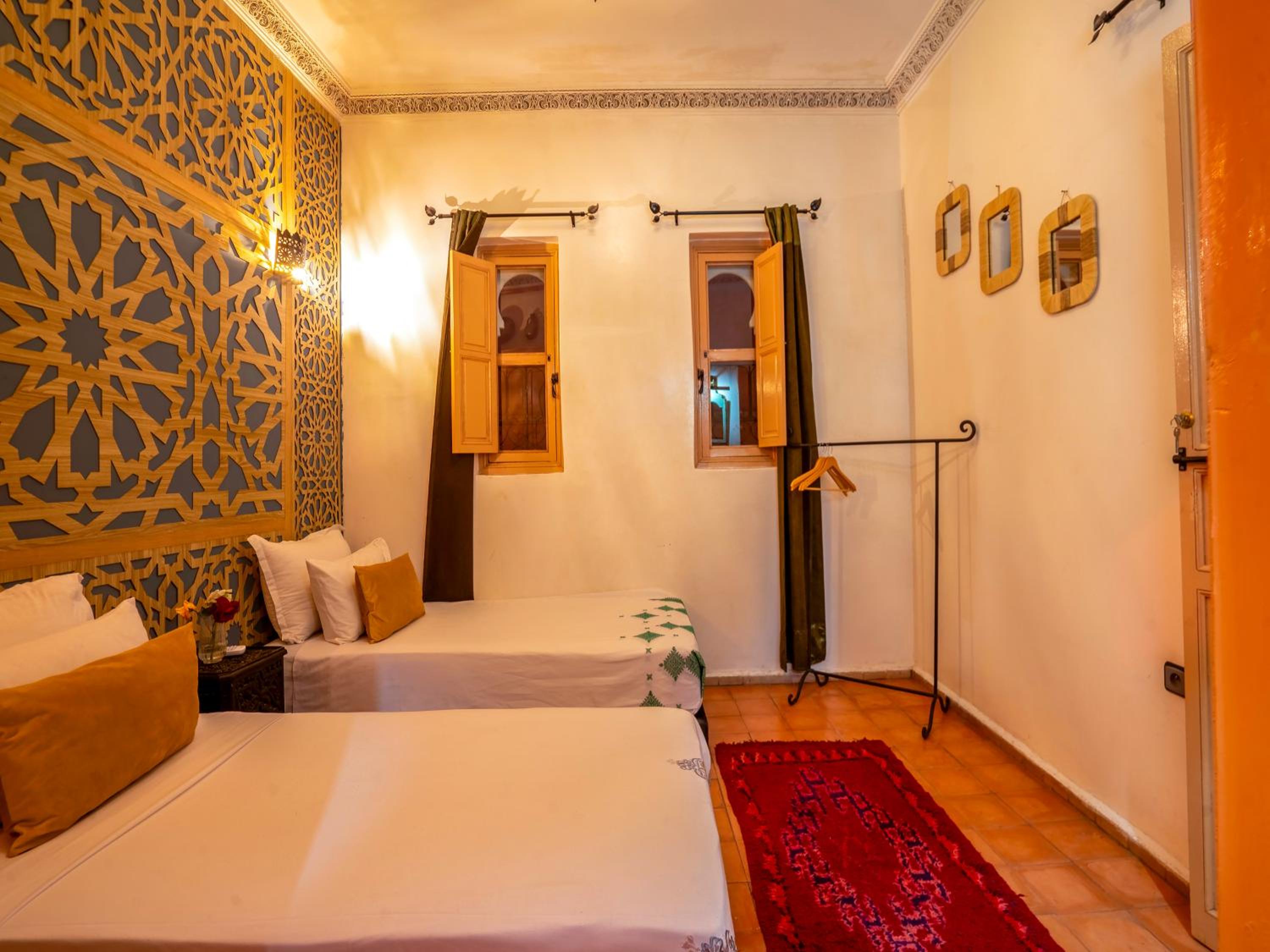 Large Twin Room - Photo 1