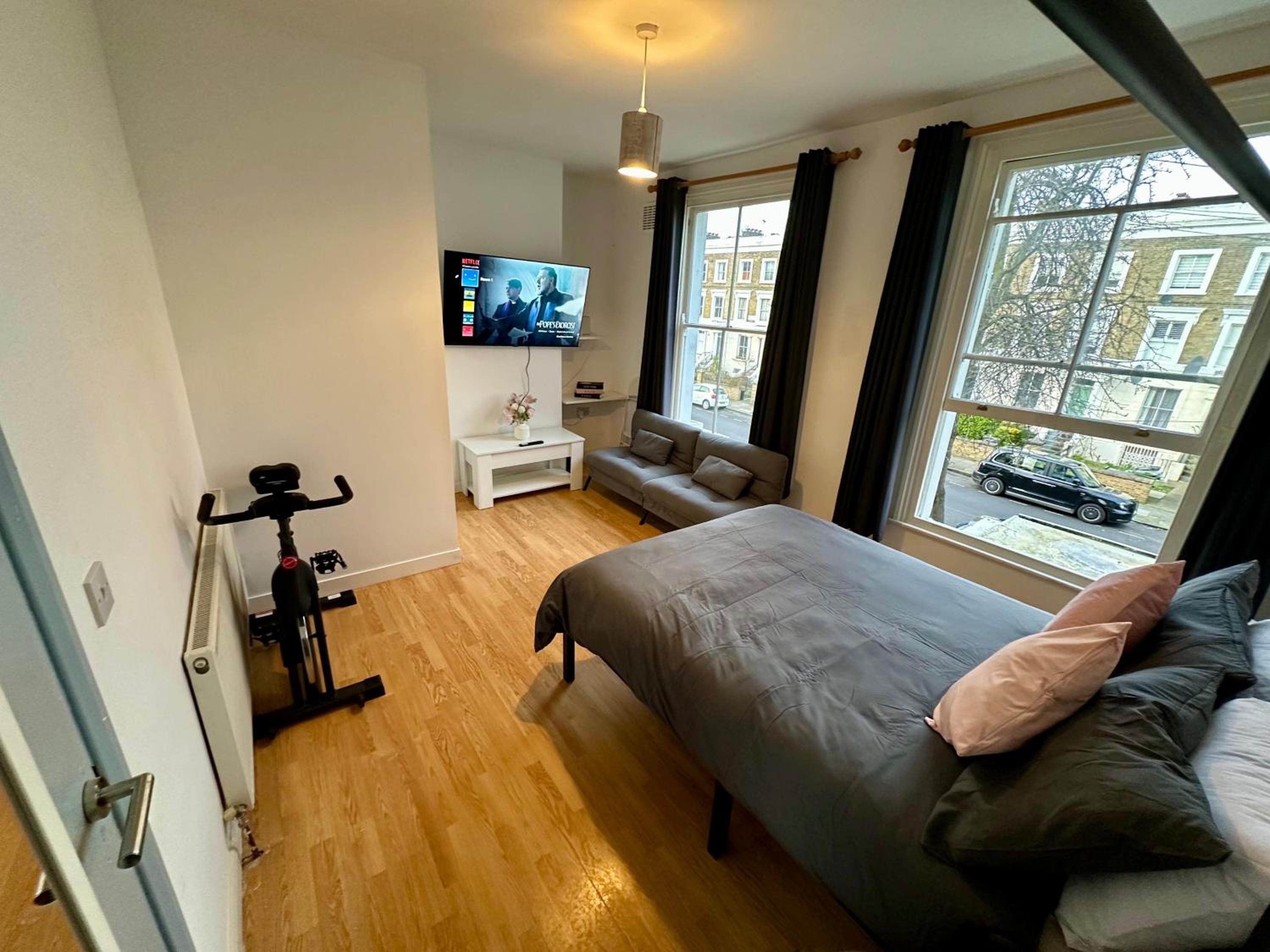 Deluxe Double Room with Shower photo 1
