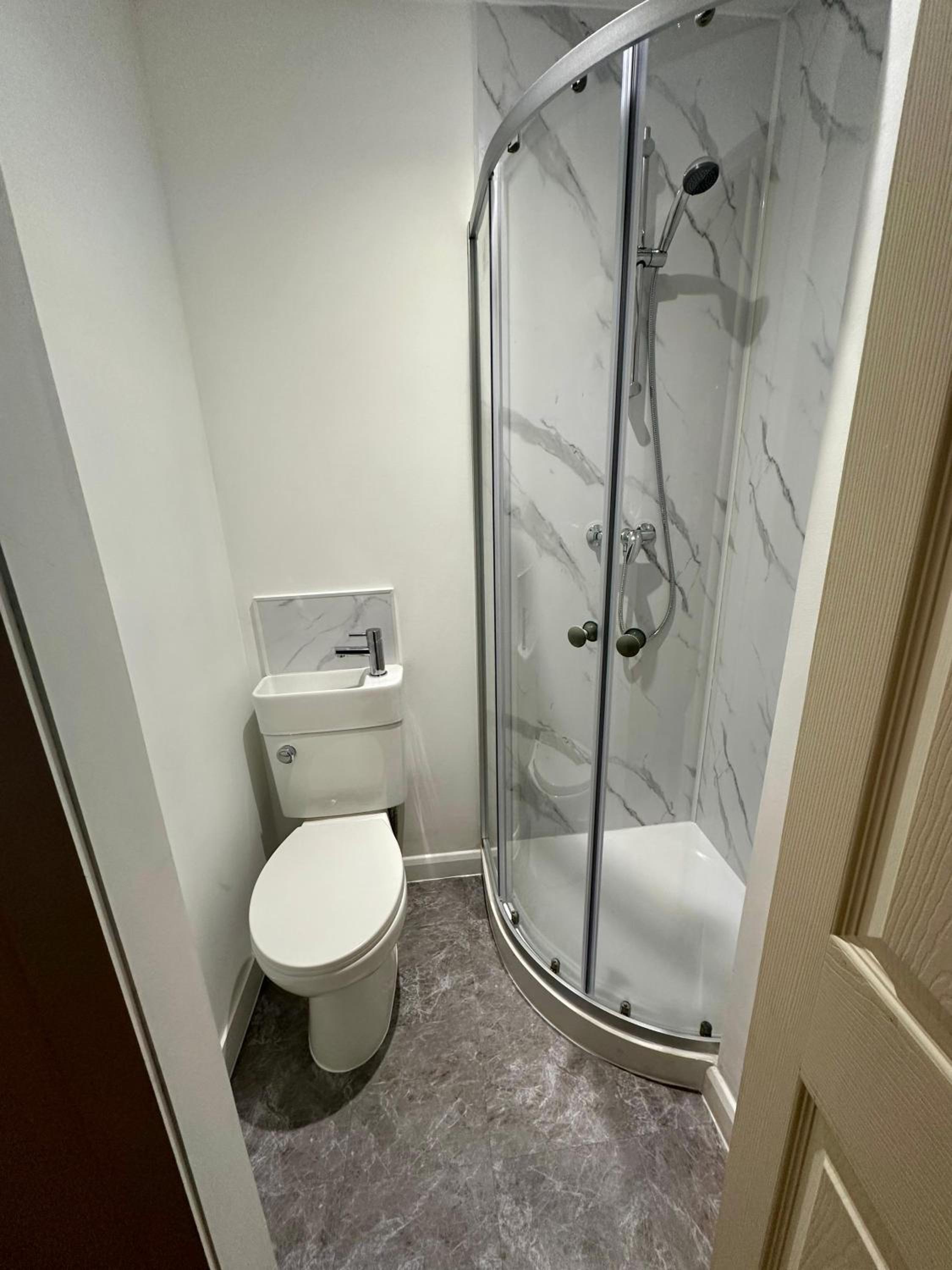 Deluxe Double Room with Shower photo 2