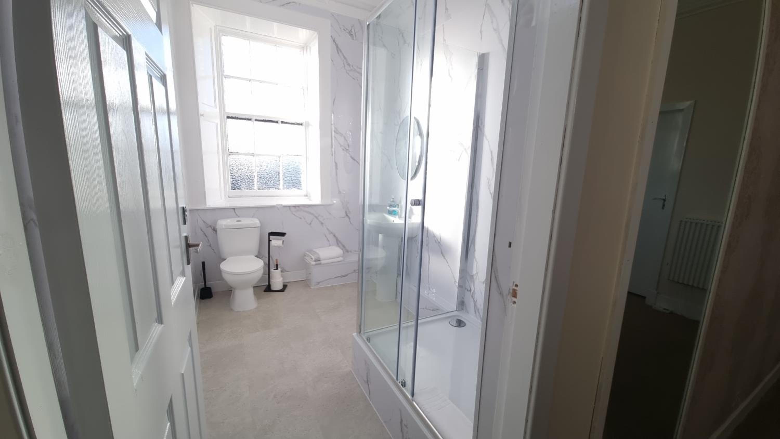 Family Room with Bathroom photo 2