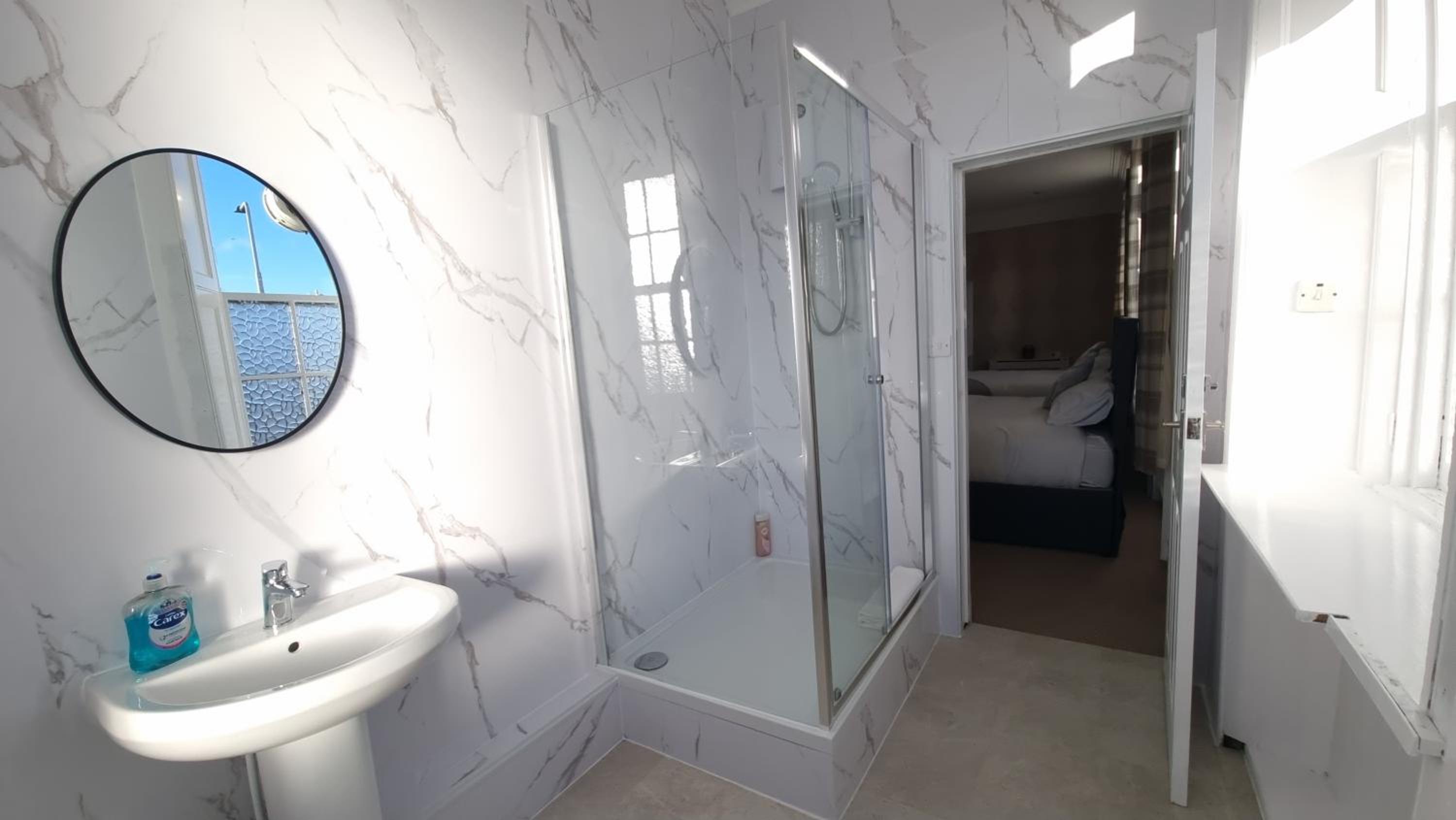Family Room with Bathroom photo 3