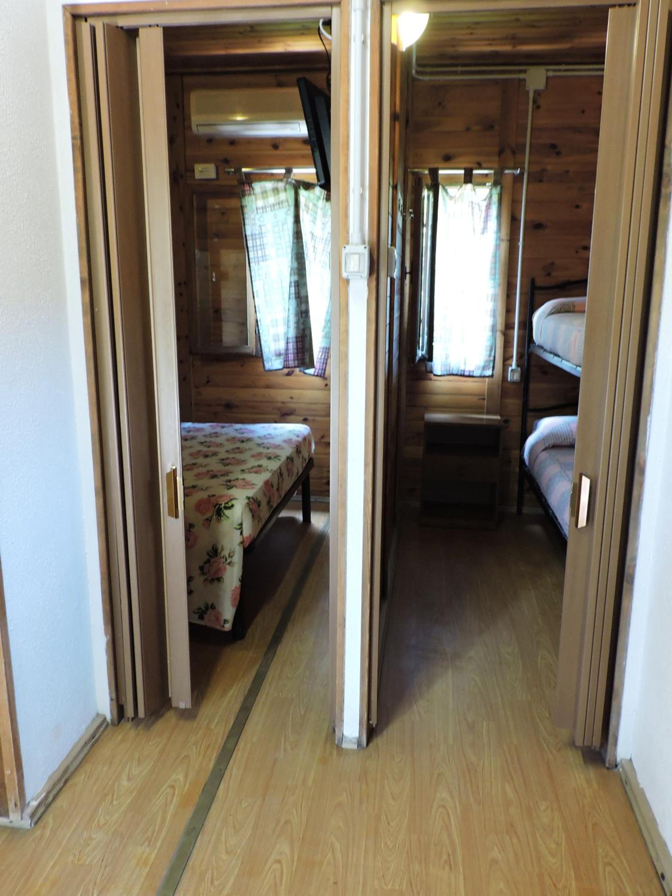 Superior Bungalow photo 1