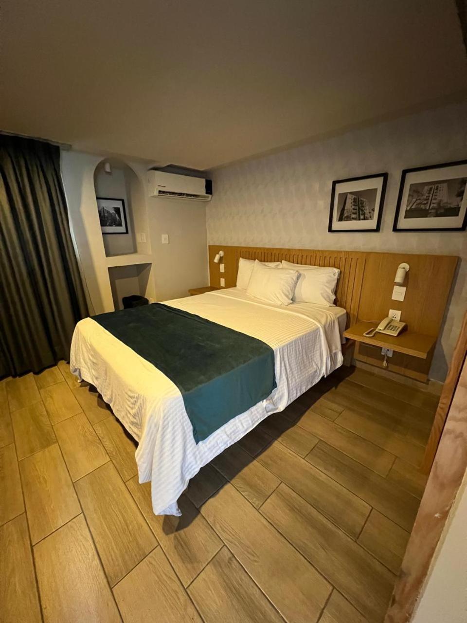 Deluxe Room - Photo 6