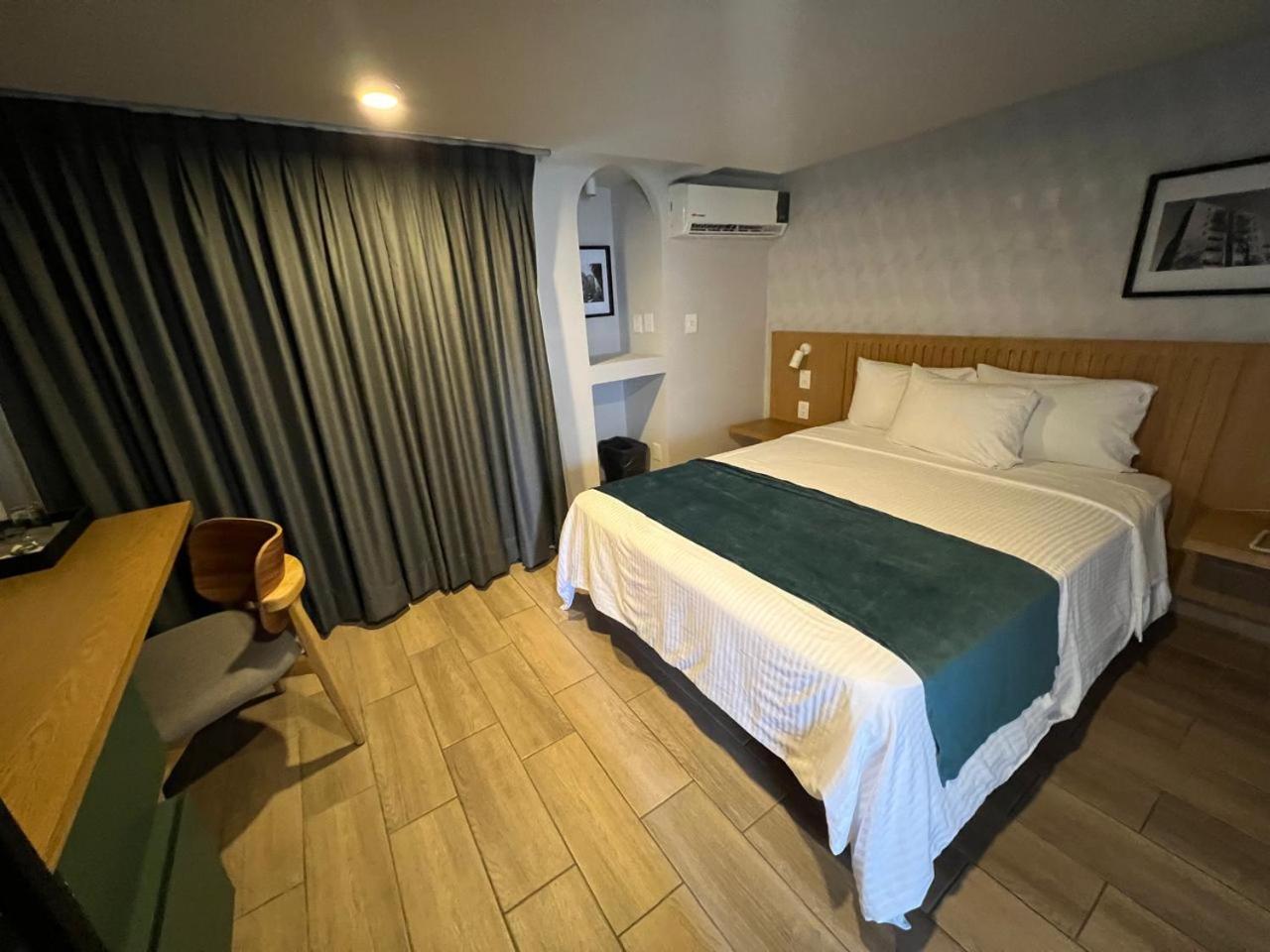 Deluxe Room - Photo 3