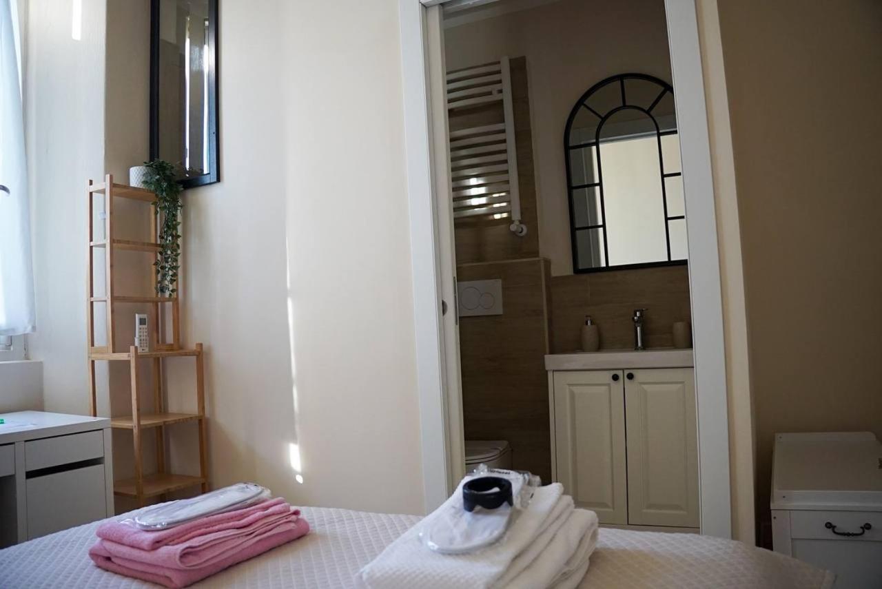Double Room with Private Bathroom photo 1