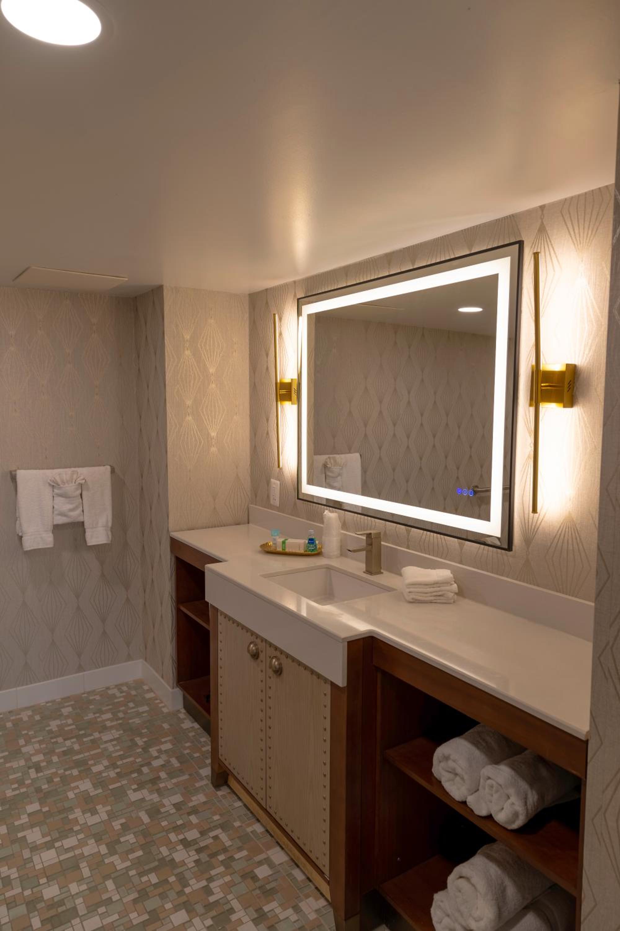 Diamond Suite photo 2