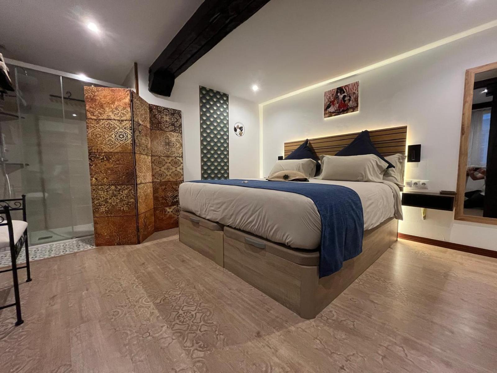 Deluxe King Suite