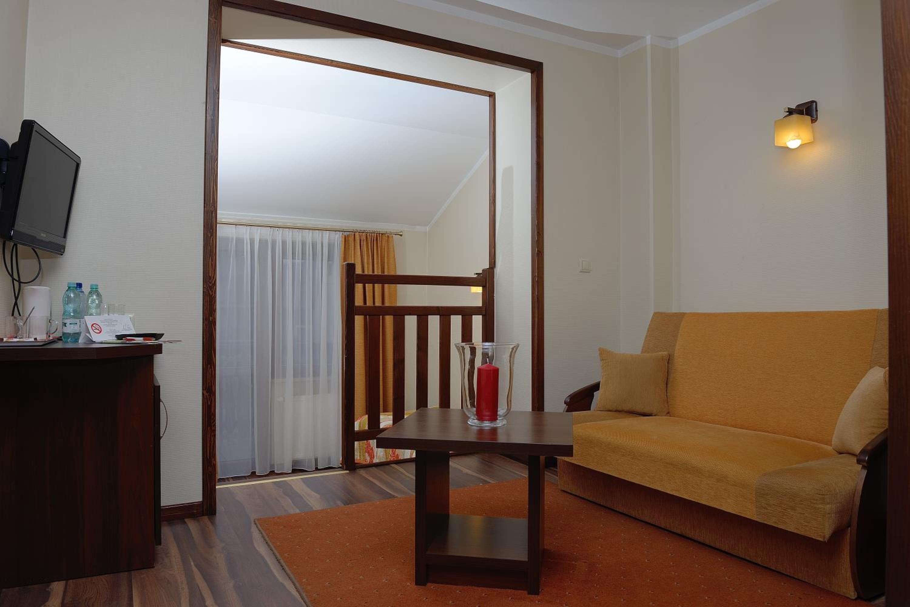 Studio (3 Adults) - Photo 2