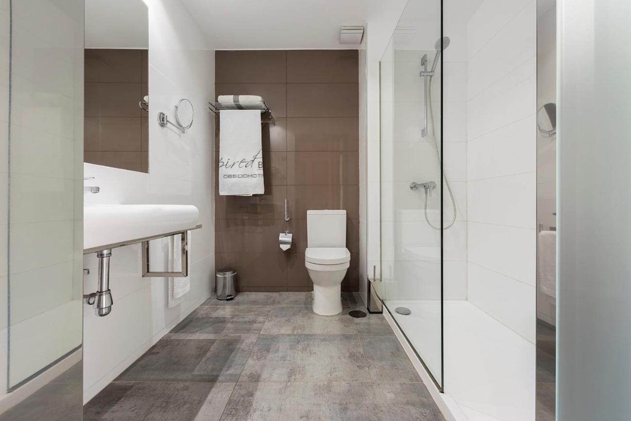 Superior Triple Room with Swimming Pool View - Photo 6