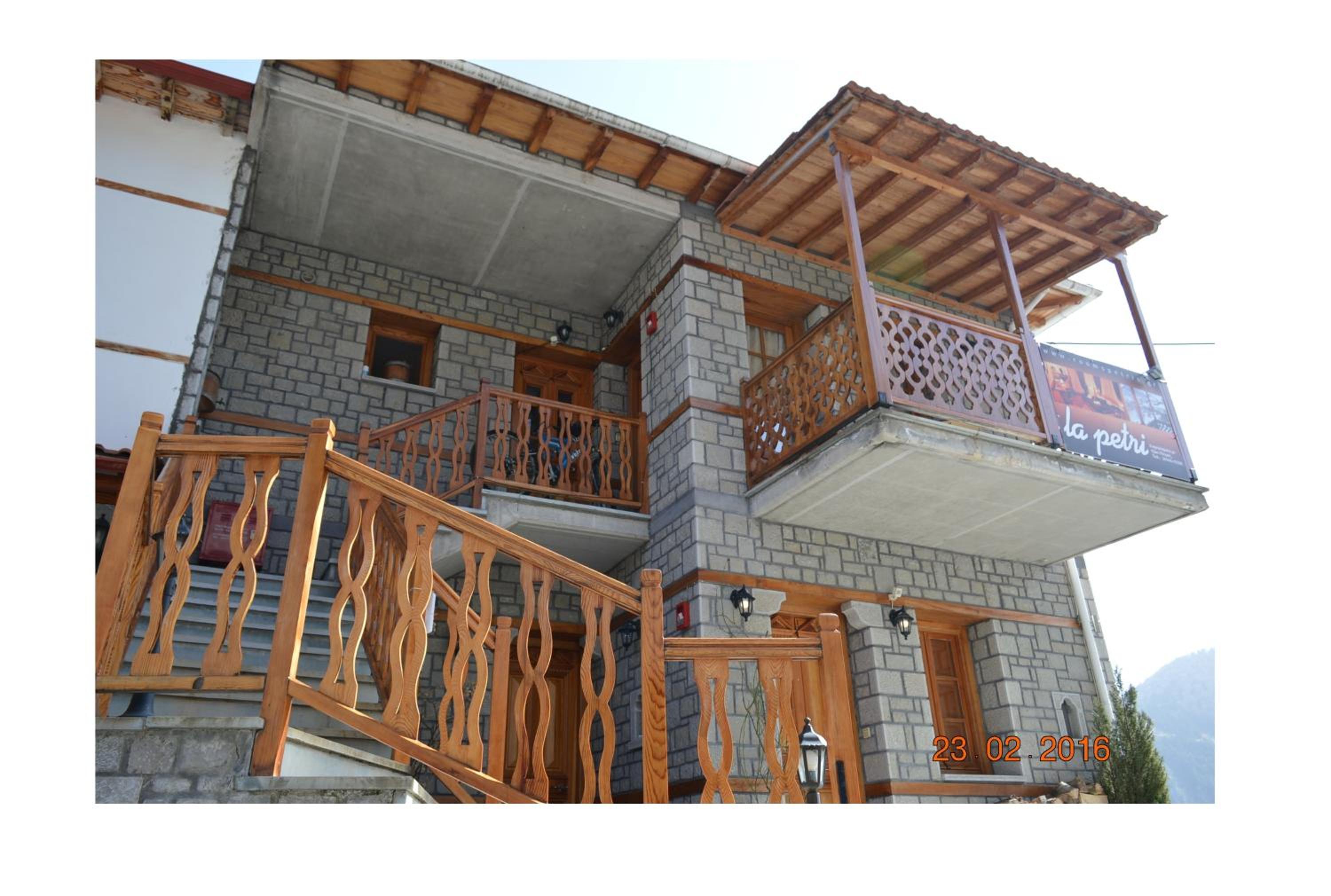 Apartment with Mountain View and Fireplace - Photo 12