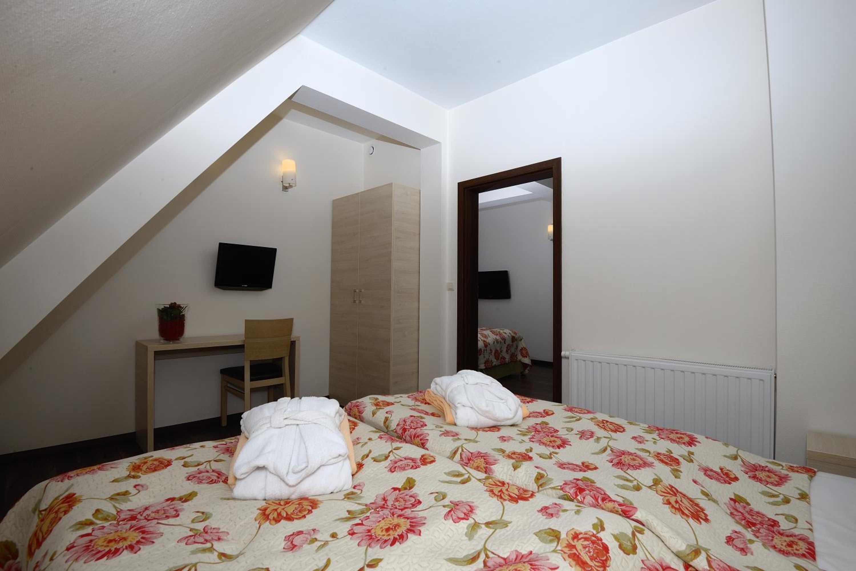 Studio (4 Adults) - Photo 4