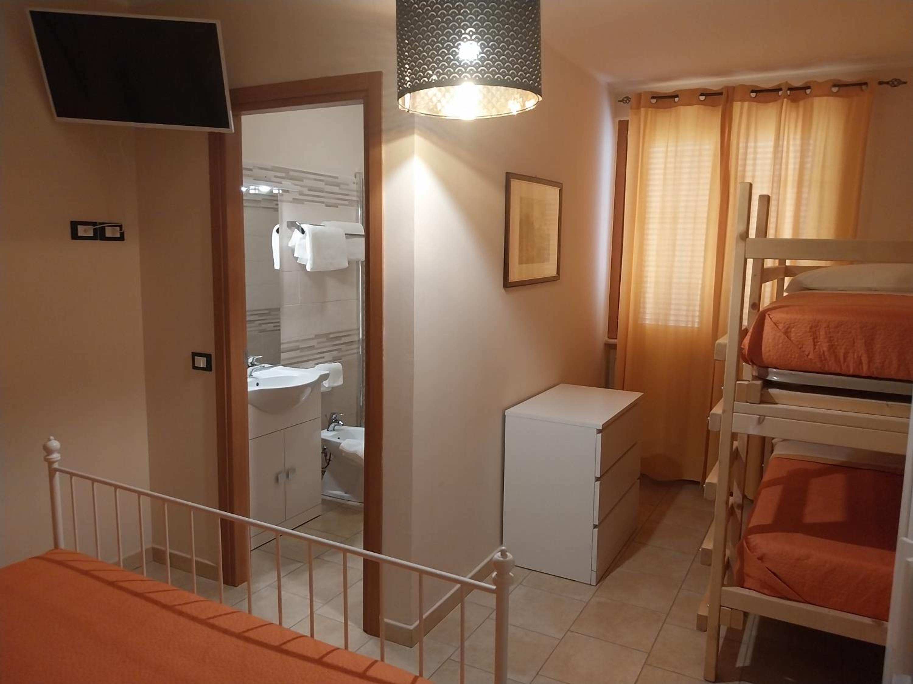 Standard Double or Twin Room photo 2