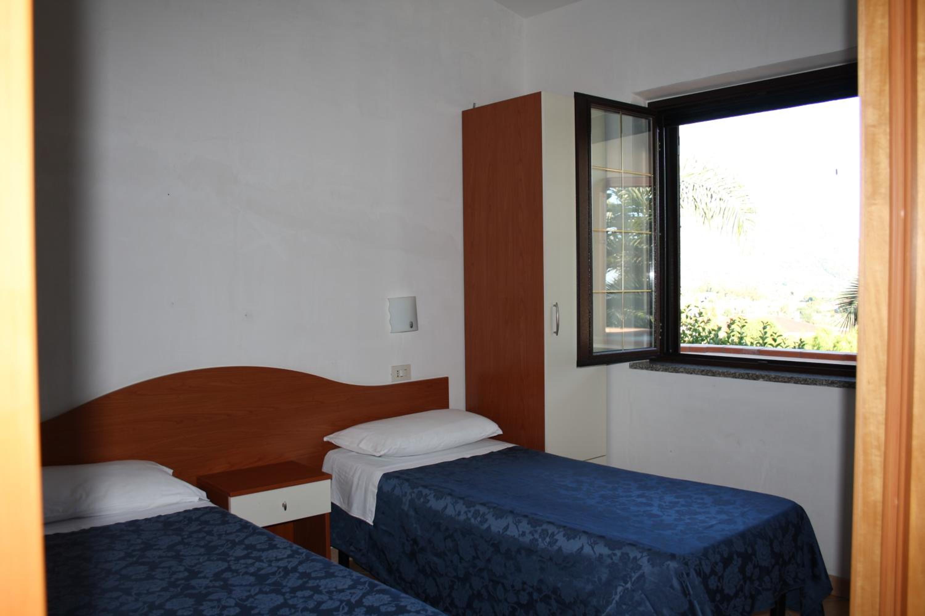 Two-Bedroom Apartment - Photo 5