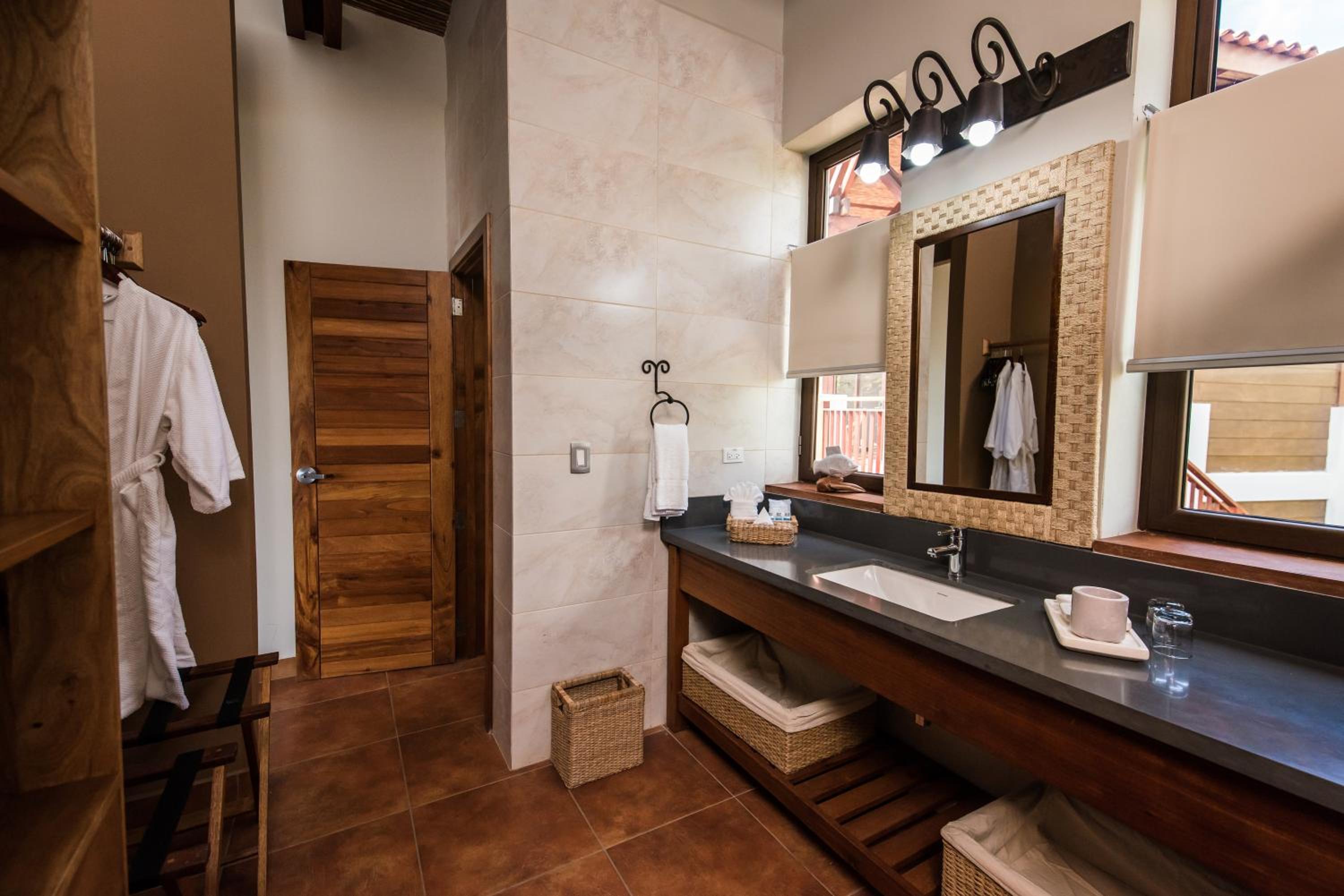 Suite with Lake View photo 3