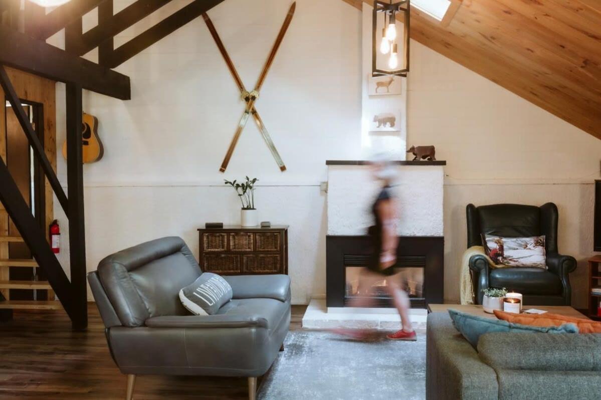 Three-Bedroom House photo 2