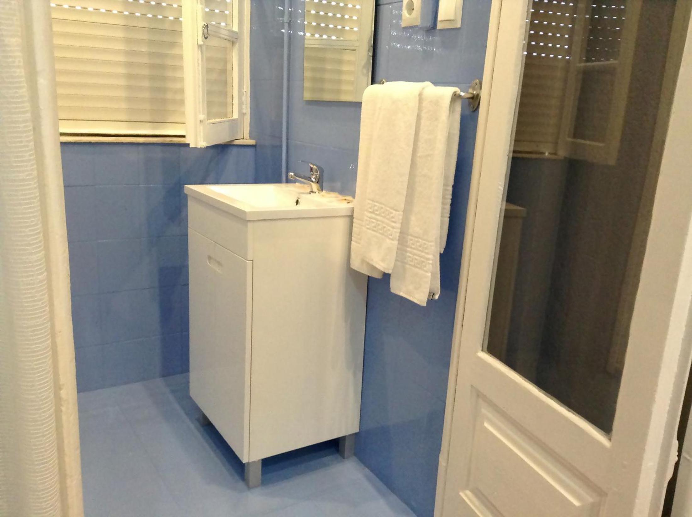 Quadruple Room - Photo 9