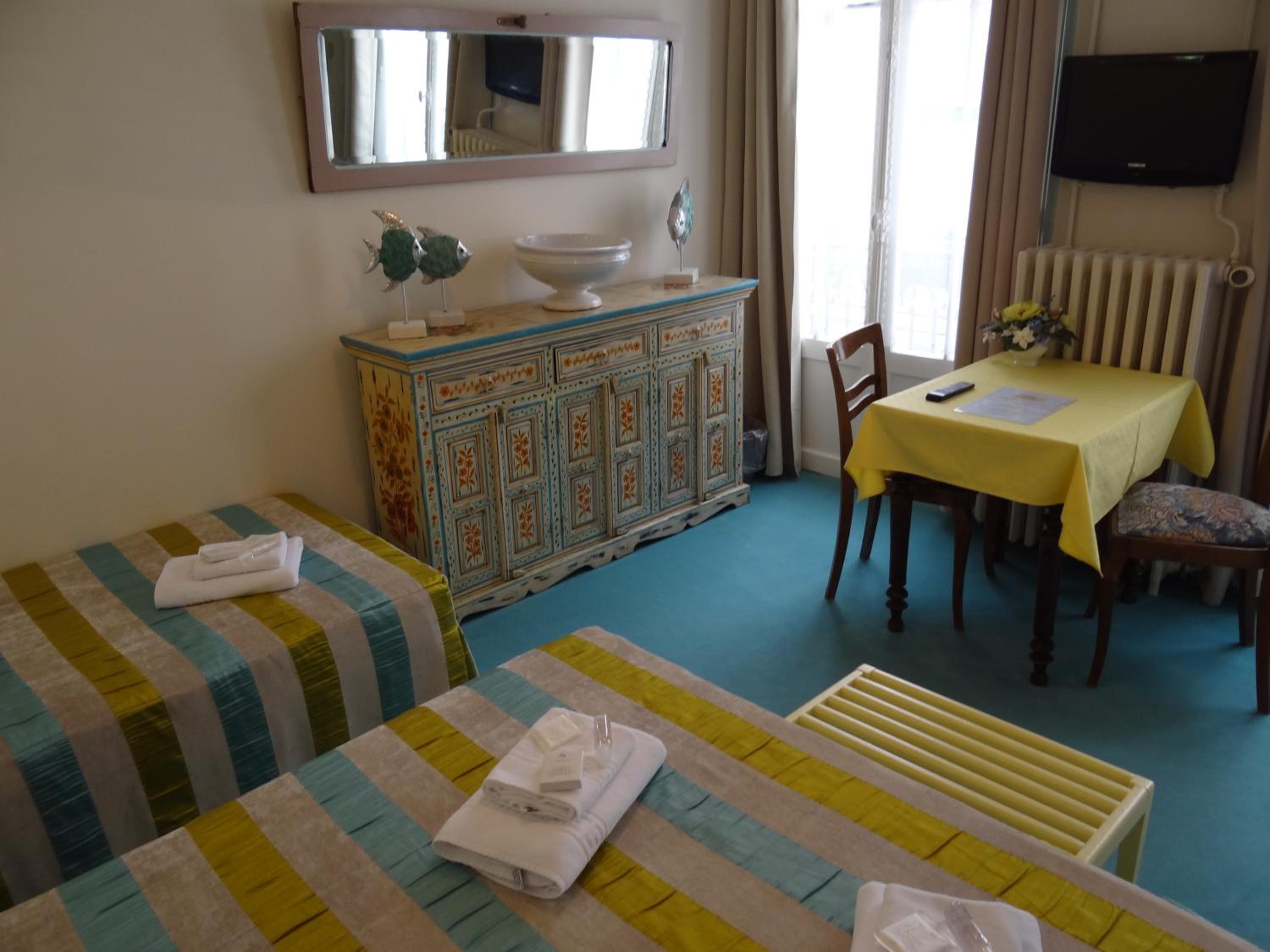 Triple Room - Photo 6