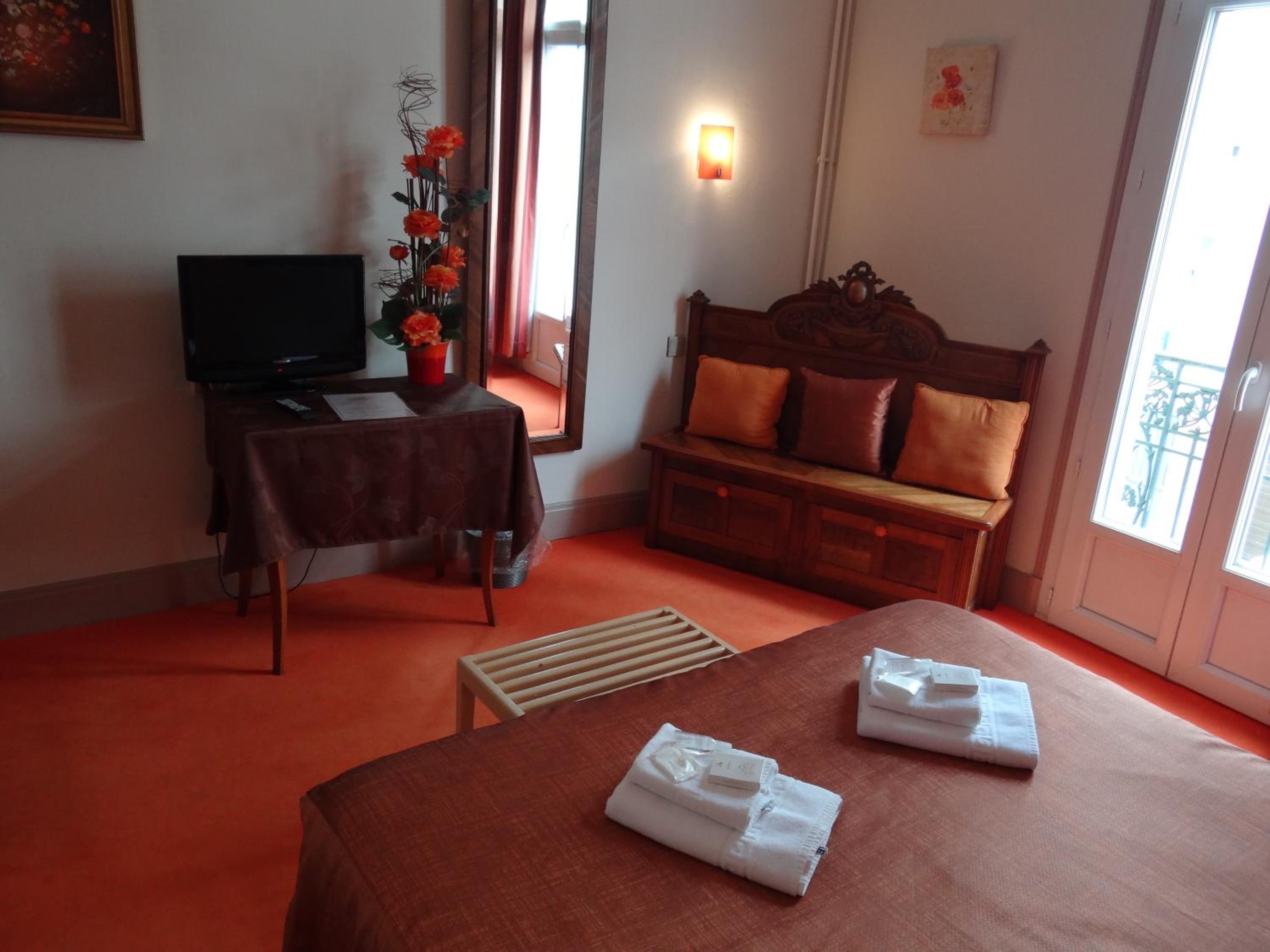 Double Room - Photo 3