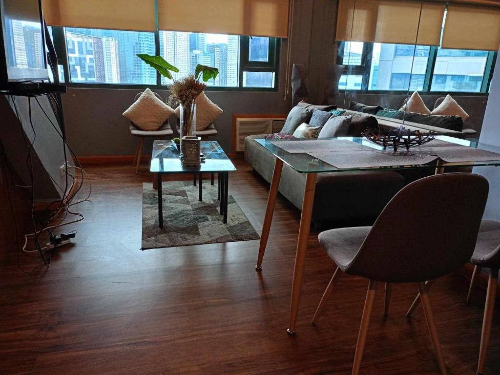 Loft - Photo 1