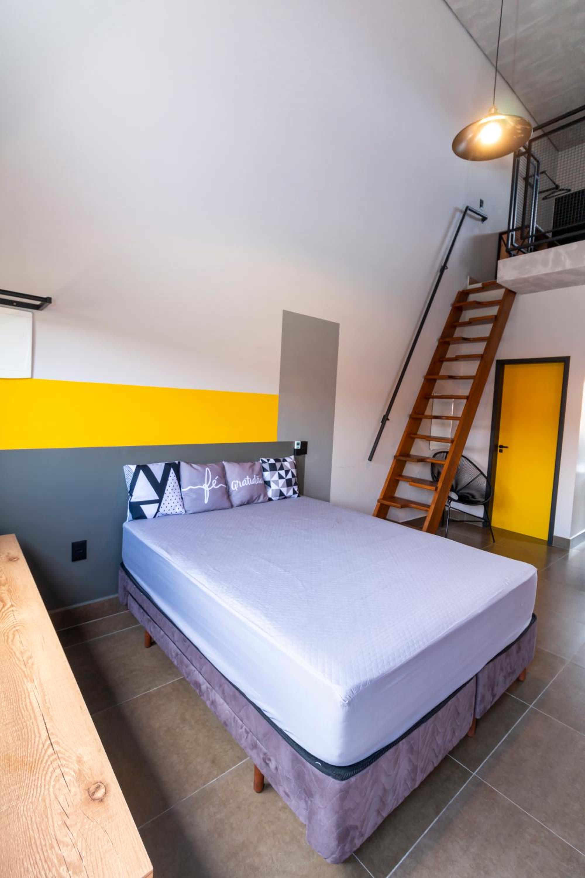 One-bedroom Loft Apartment photo 2