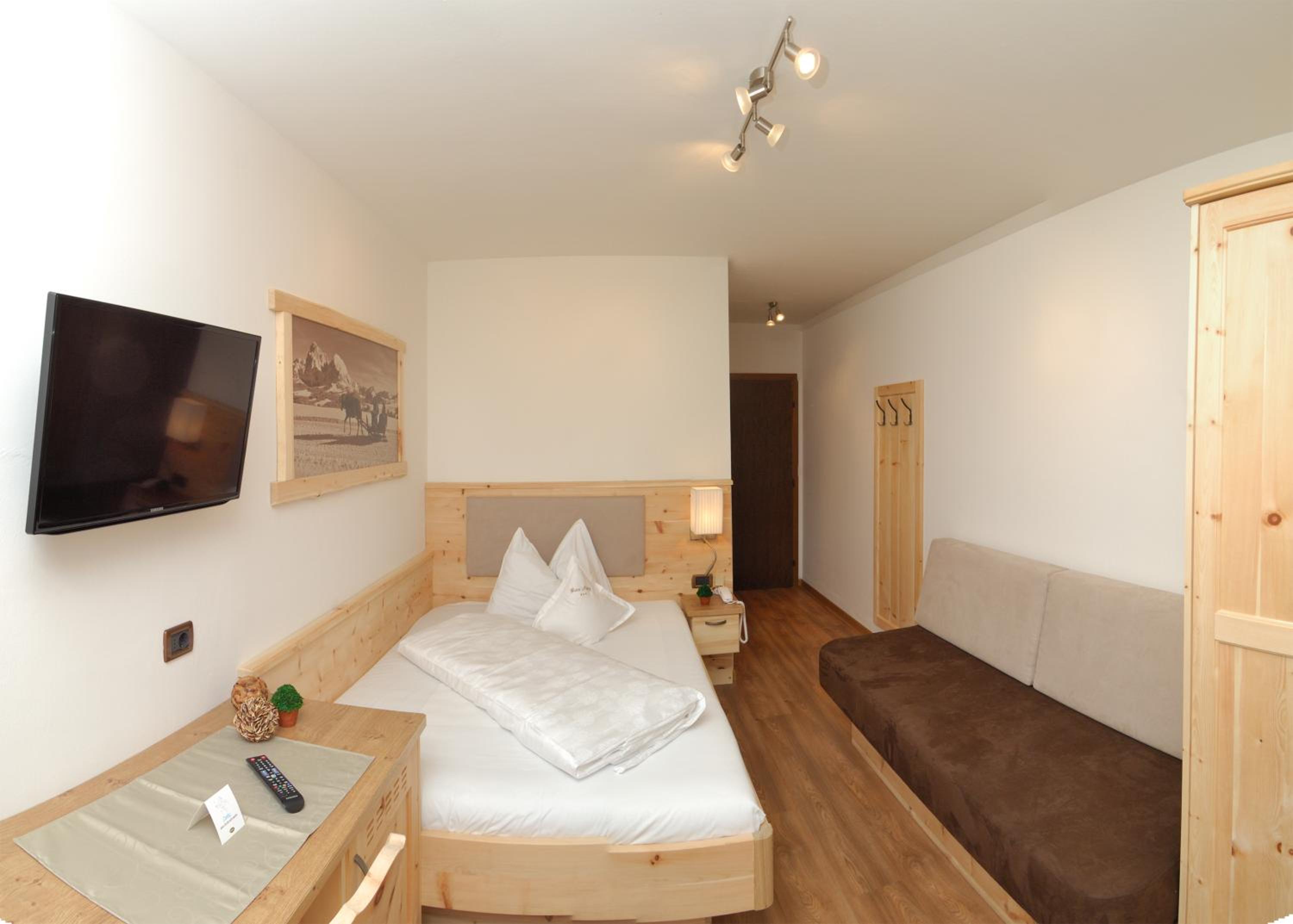 Deluxe Single Room photo 3