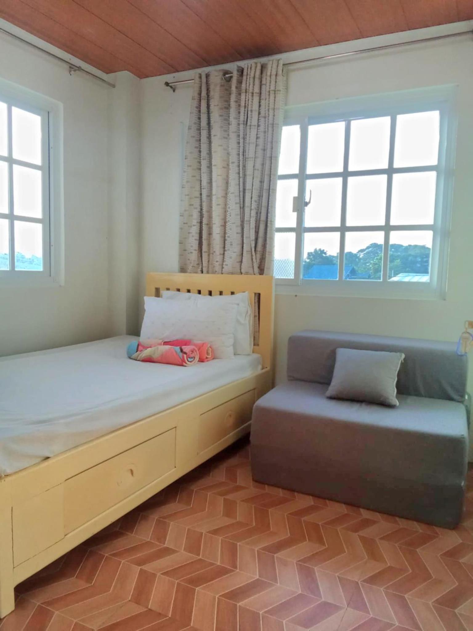 Budget Double Room photo 3