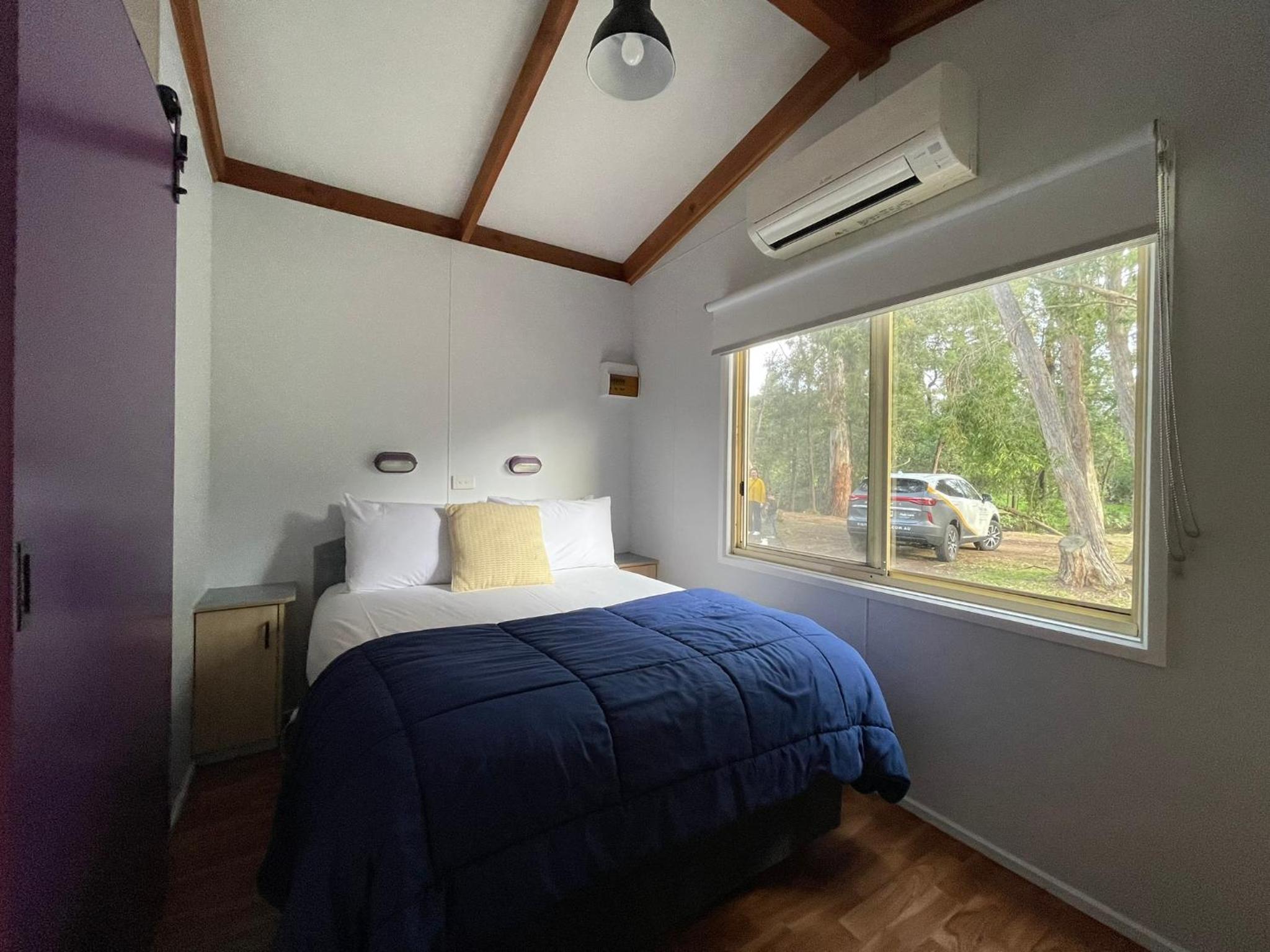 Retro Designer Cabin (Sleeps 6)