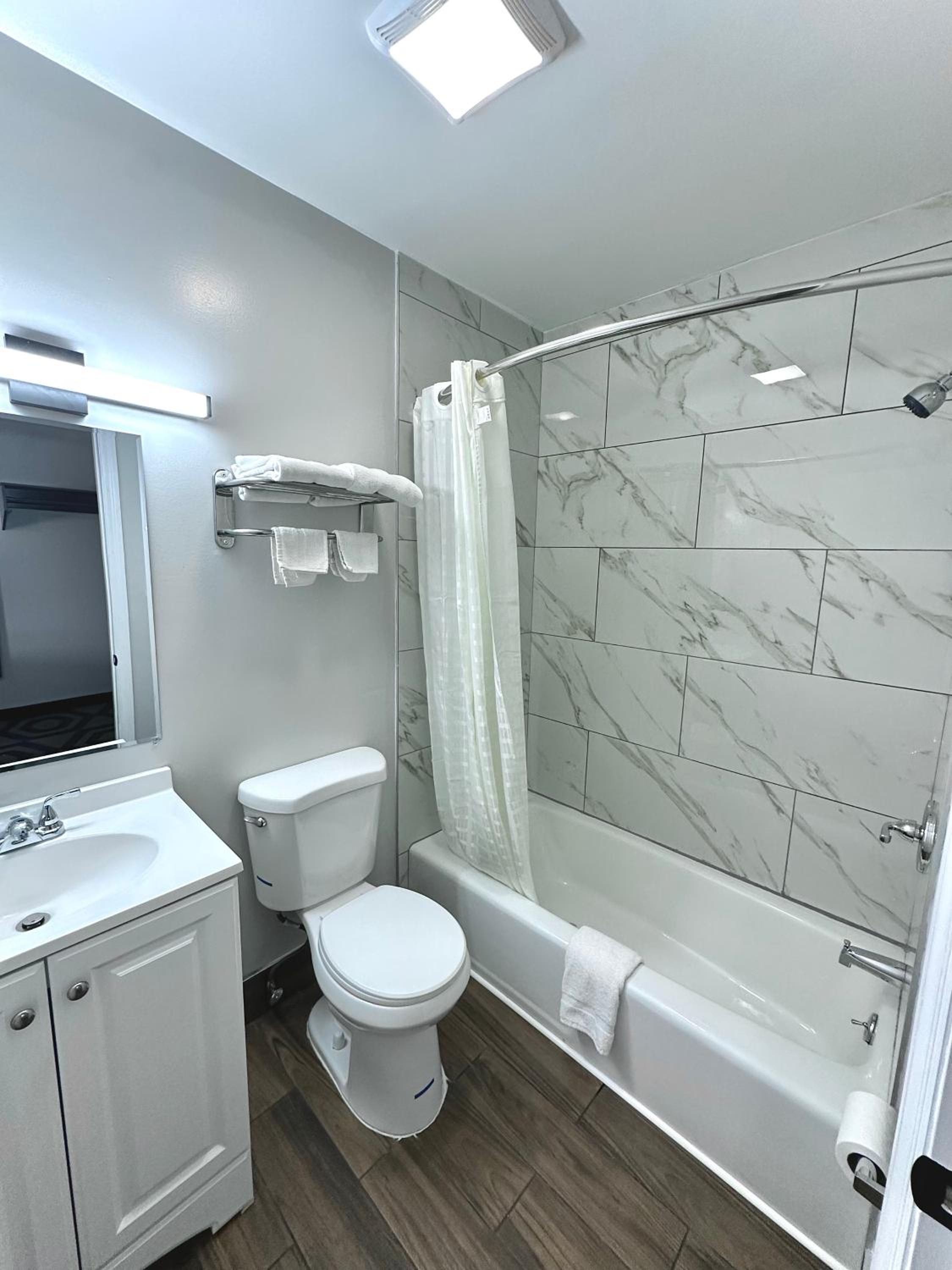 Double Room - Photo 2