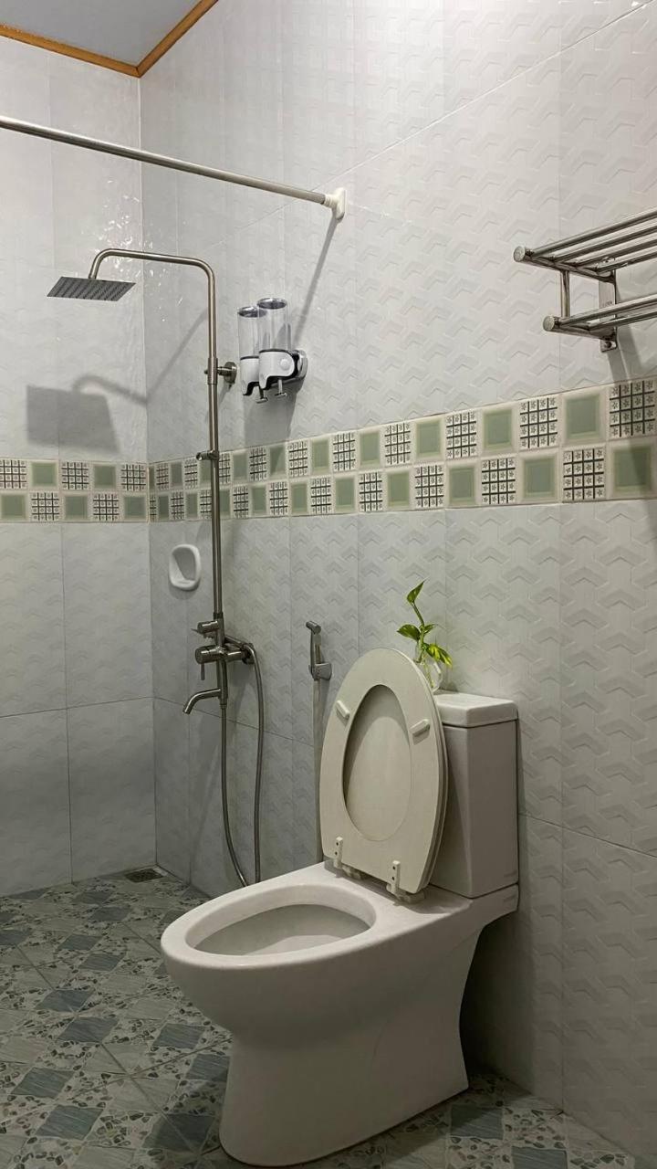 Family Room with Bathroom photo 3