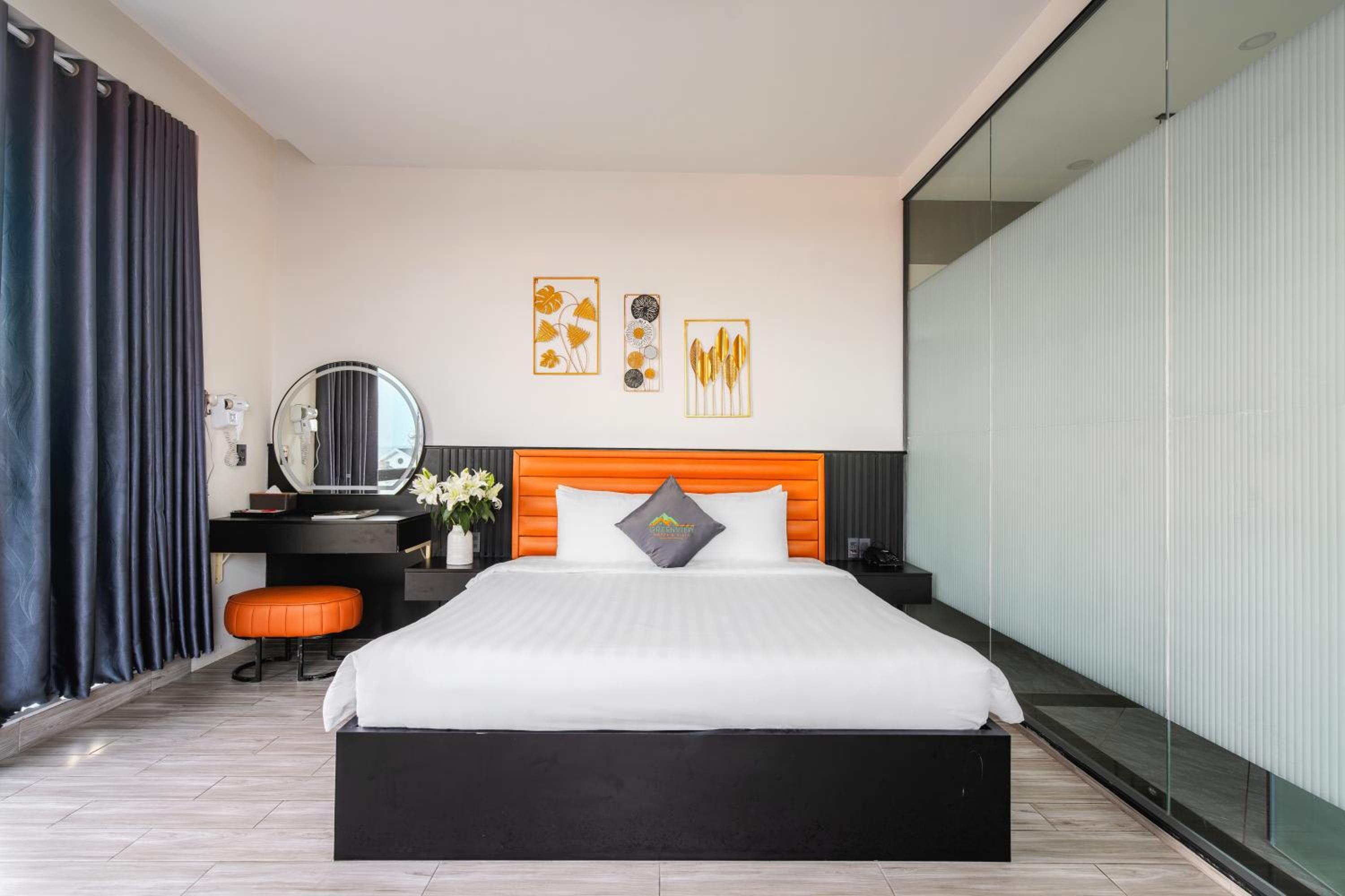 Standard King Room photo 2