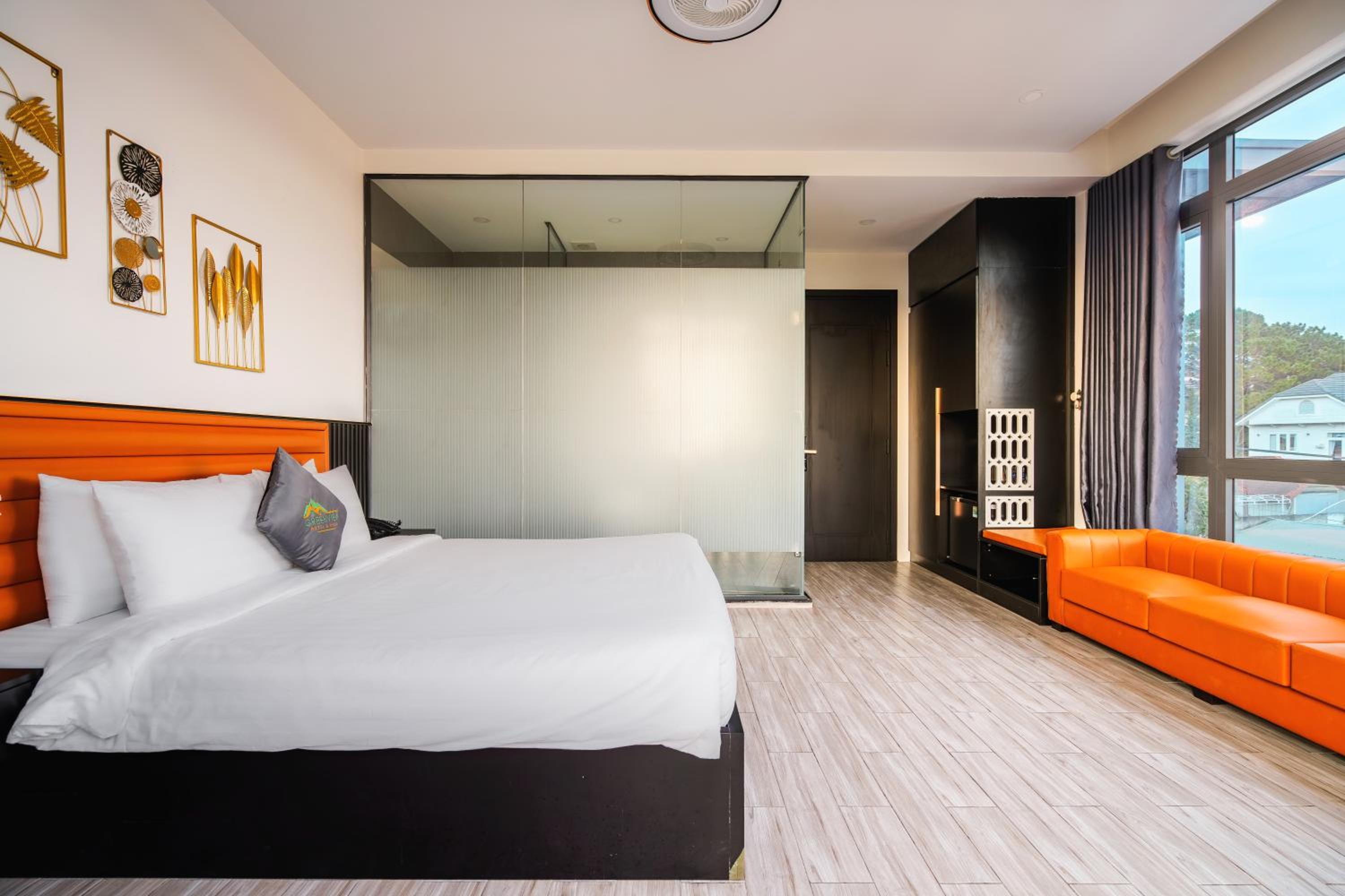Standard King Room photo 1